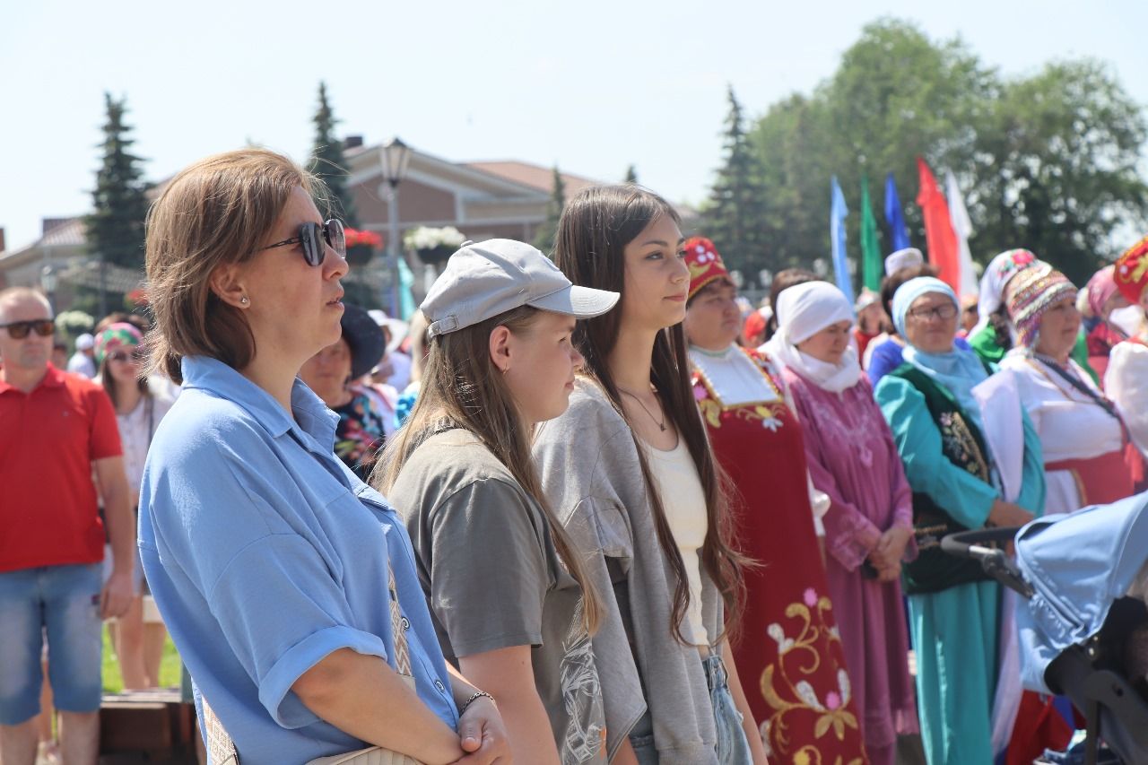 В День России юные нурлатцы получили свой первый паспорт