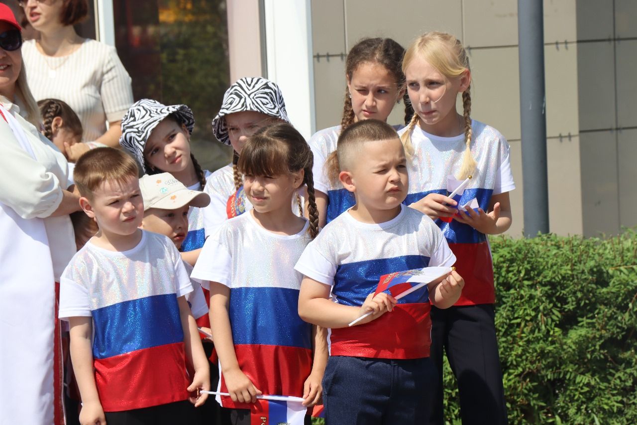 В День России юные нурлатцы получили свой первый паспорт