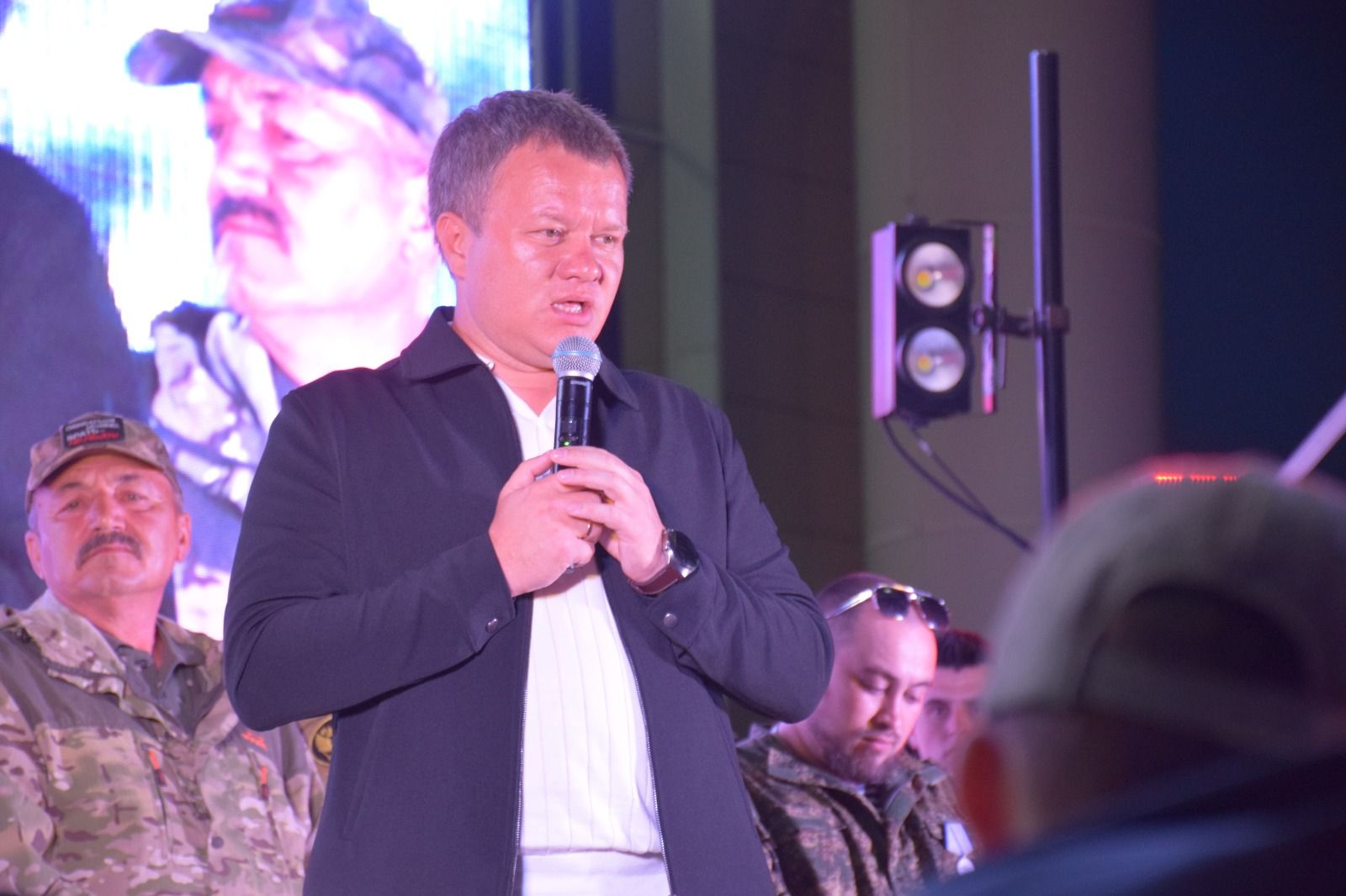 В Нурлате Фирдус Тямаев дал большой благотворительный концерт (+фоторепортаж)