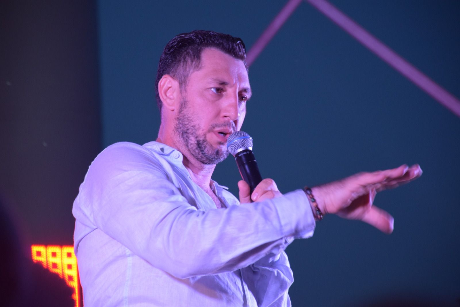 В Нурлате Фирдус Тямаев дал большой благотворительный концерт (+фоторепортаж)