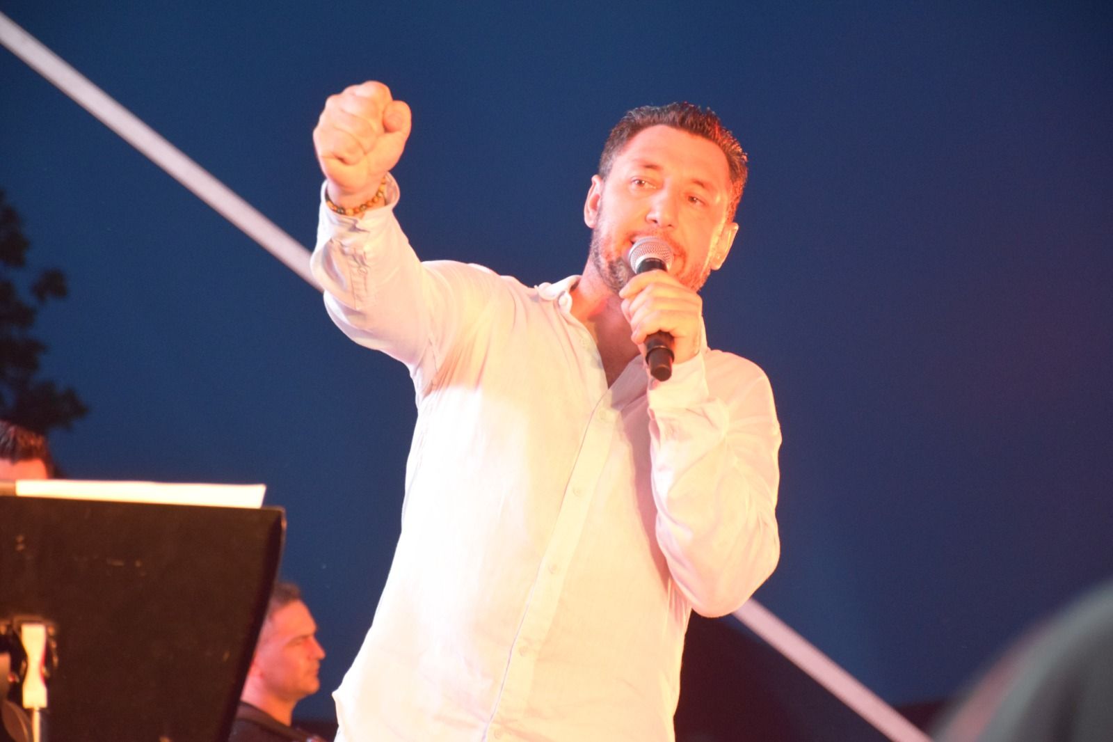 В Нурлате Фирдус Тямаев дал большой благотворительный концерт (+фоторепортаж)