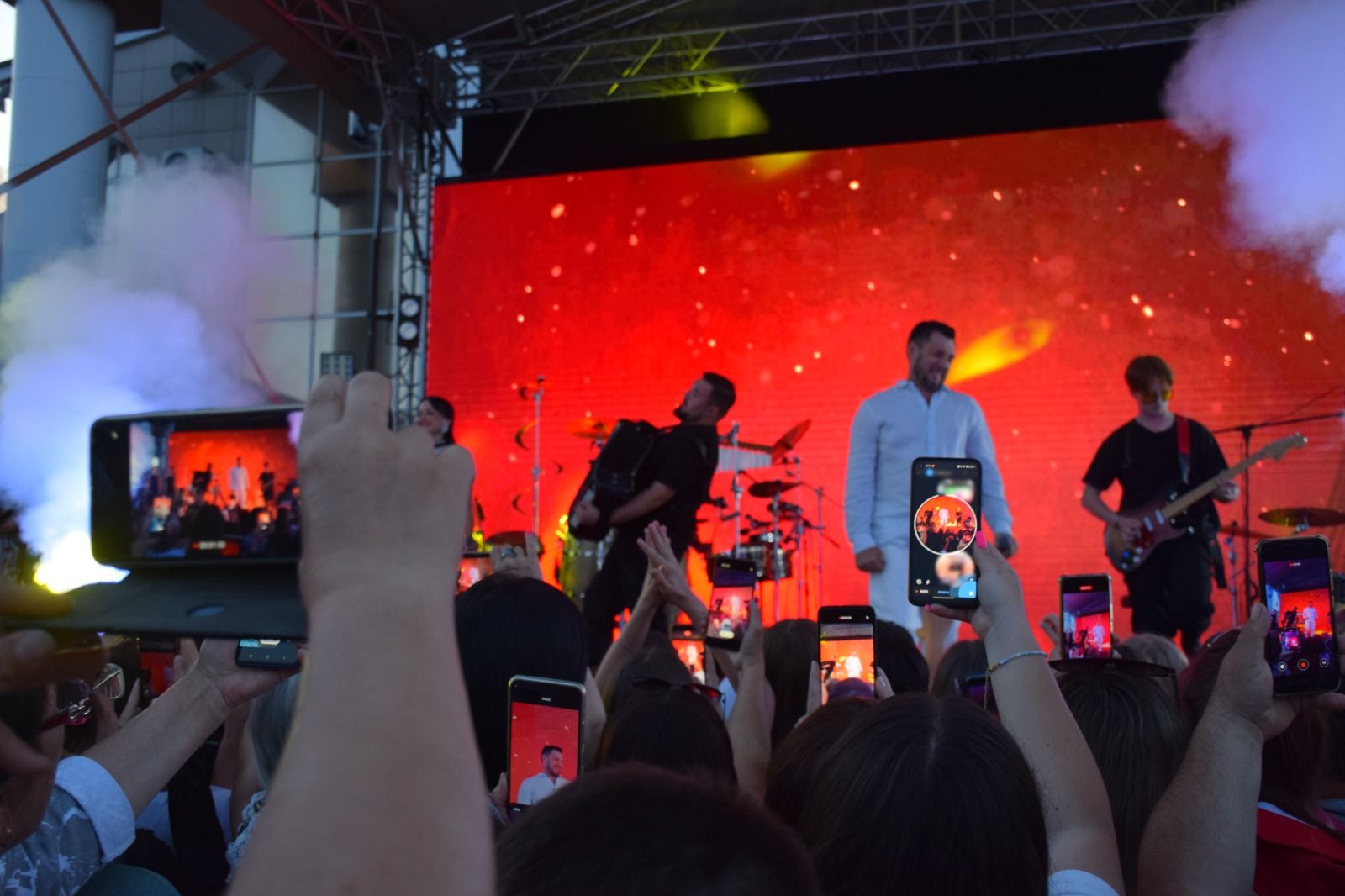 В Нурлате Фирдус Тямаев дал большой благотворительный концерт (+фоторепортаж)