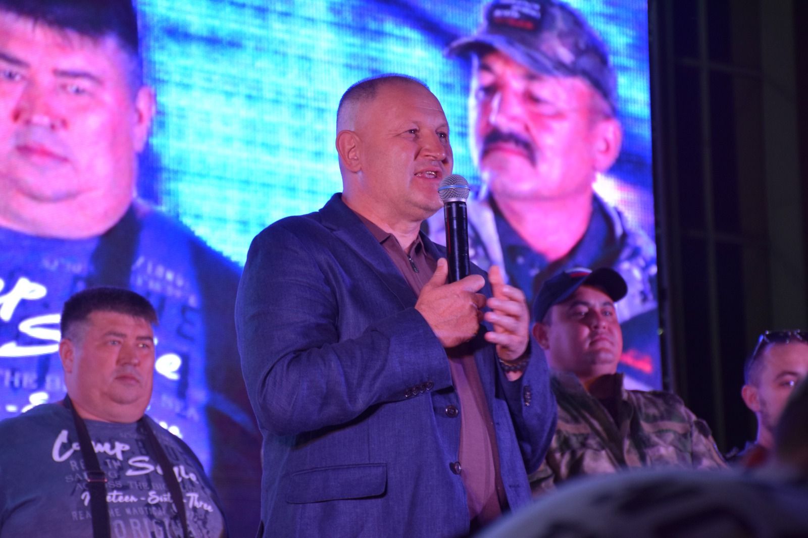 В Нурлате Фирдус Тямаев дал большой благотворительный концерт (+фоторепортаж)