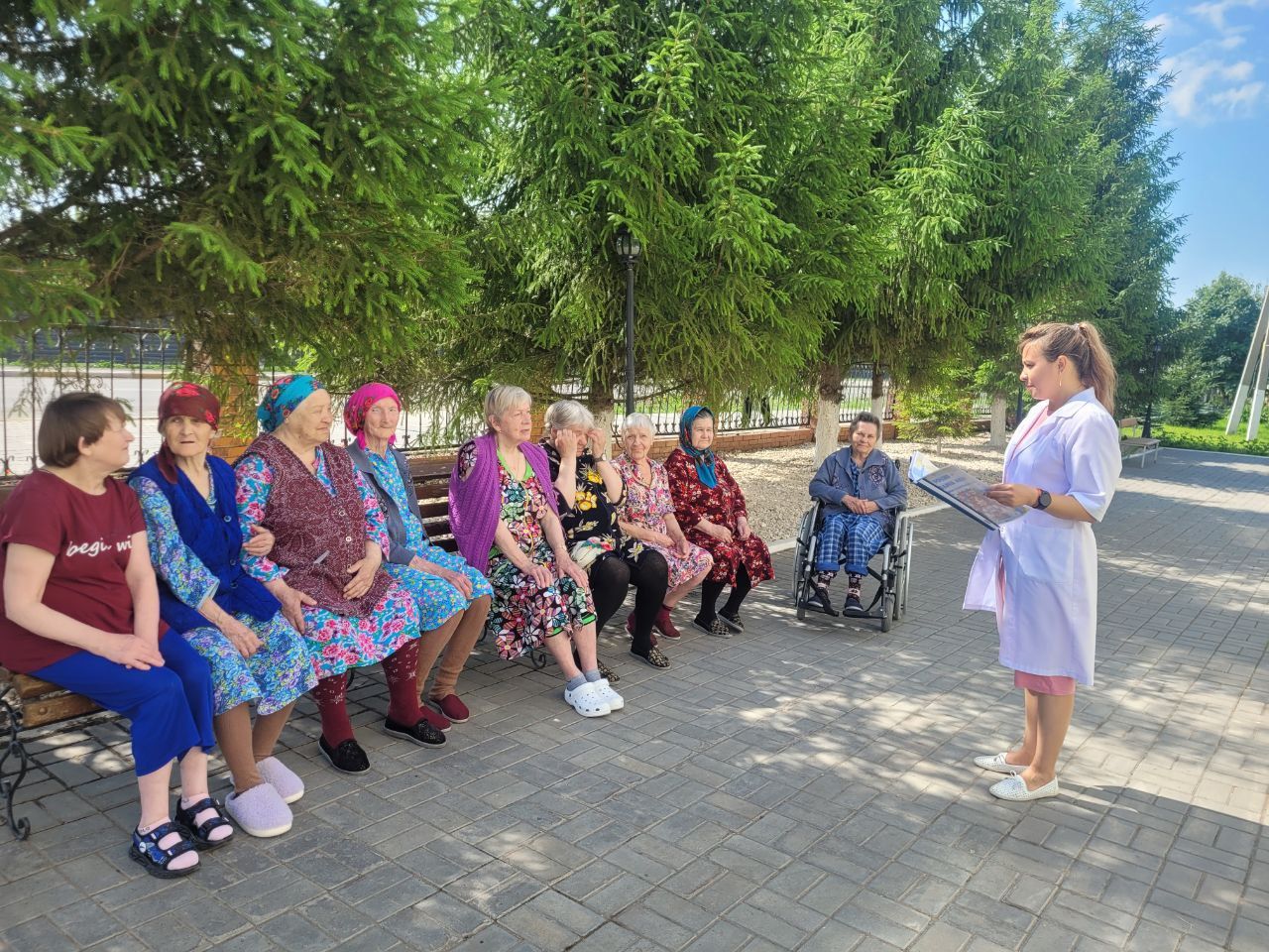 День России в Нурлатском доме престарелых: история, символы и традиции праздника