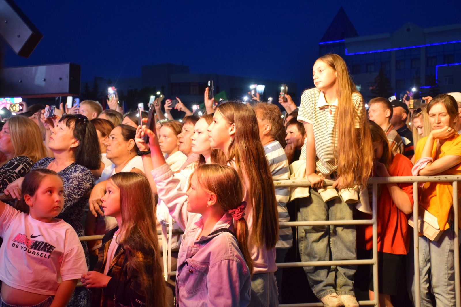 В Нурлате Фирдус Тямаев дал большой благотворительный концерт (+фоторепортаж)