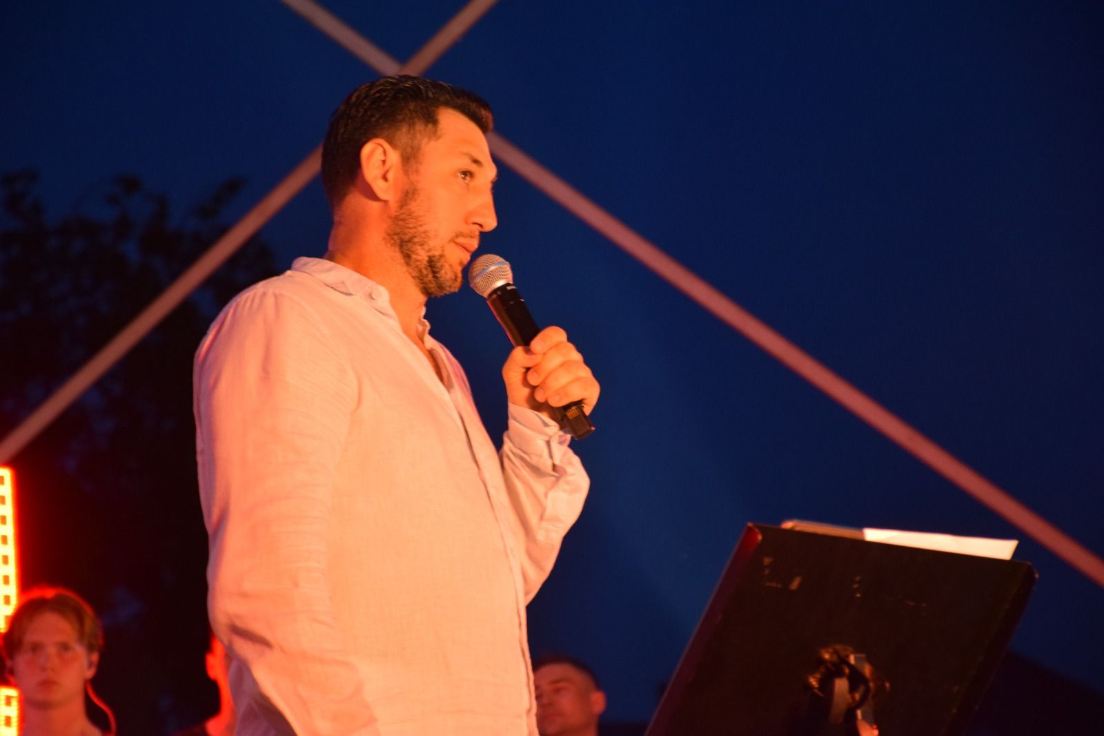 В Нурлате Фирдус Тямаев дал большой благотворительный концерт (+фоторепортаж)