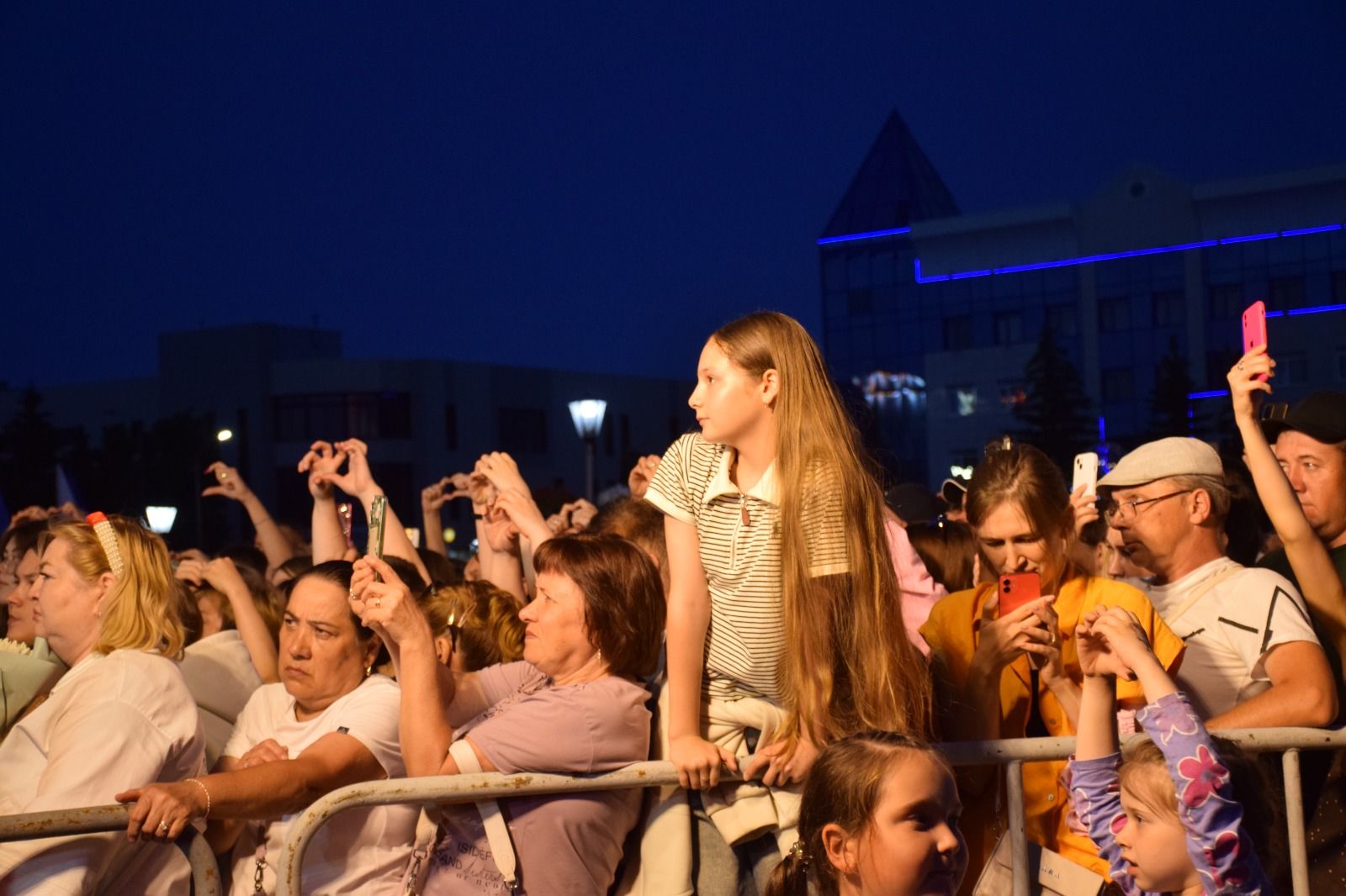 В Нурлате Фирдус Тямаев дал большой благотворительный концерт (+фоторепортаж)