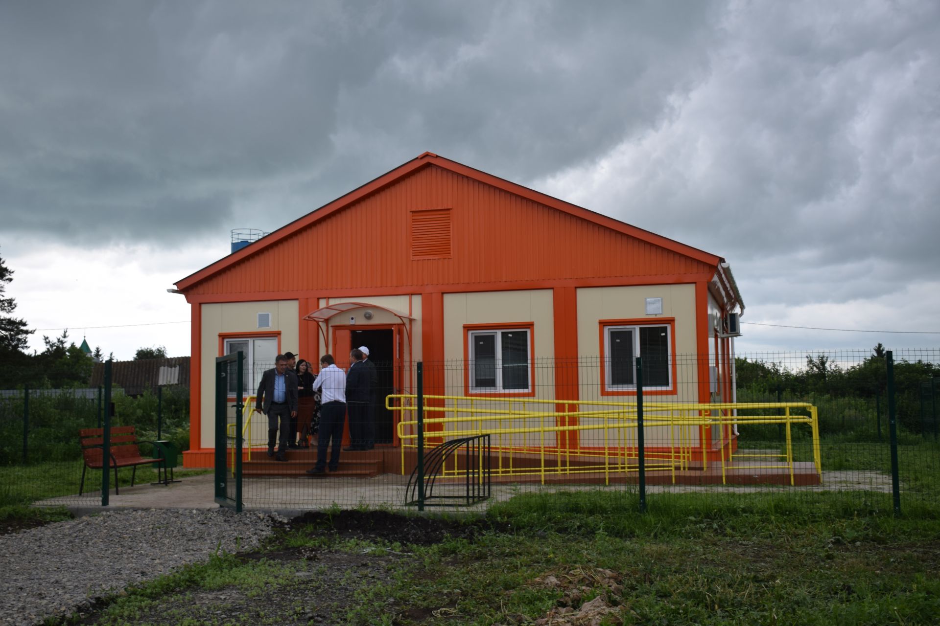 В Нурлате Дамир Ишкинеев осмотрел строящиеся фельдшерско-акушерские пункты