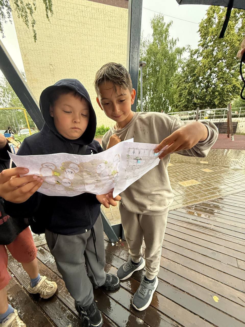 «Древо семьи»: в Нурлате дети создавали родословную под летним дождем