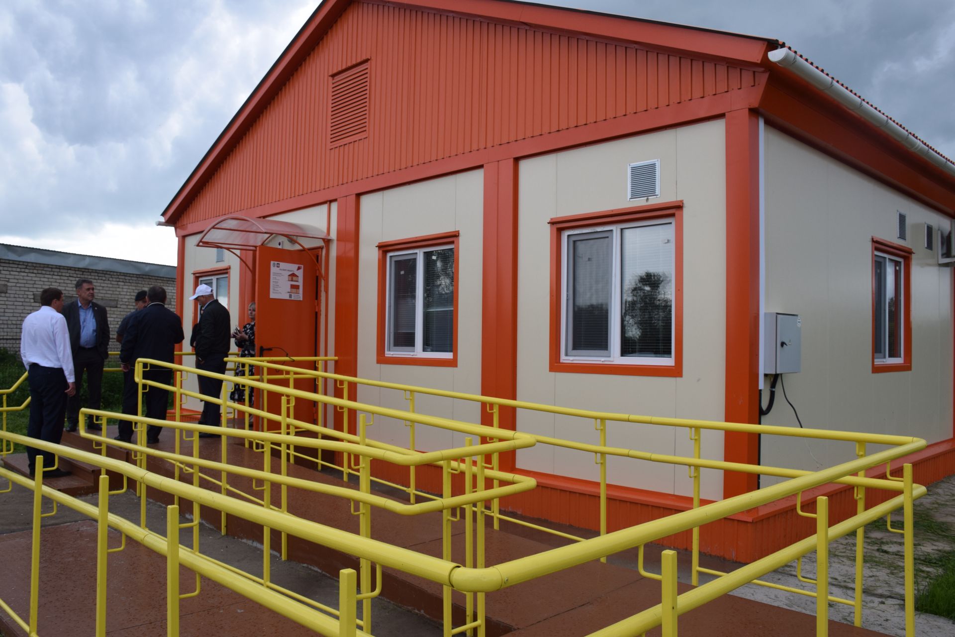 В Нурлате Дамир Ишкинеев осмотрел строящиеся фельдшерско-акушерские пункты