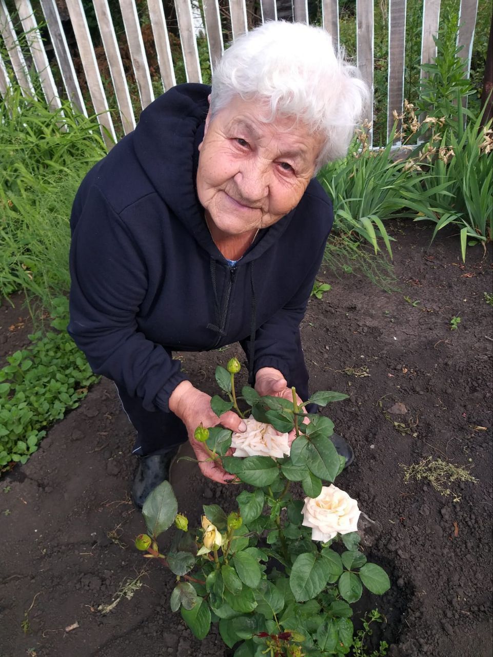 «Гарденотерапия» в Нурлате: цветочное настроение для пожилых и инвалидов