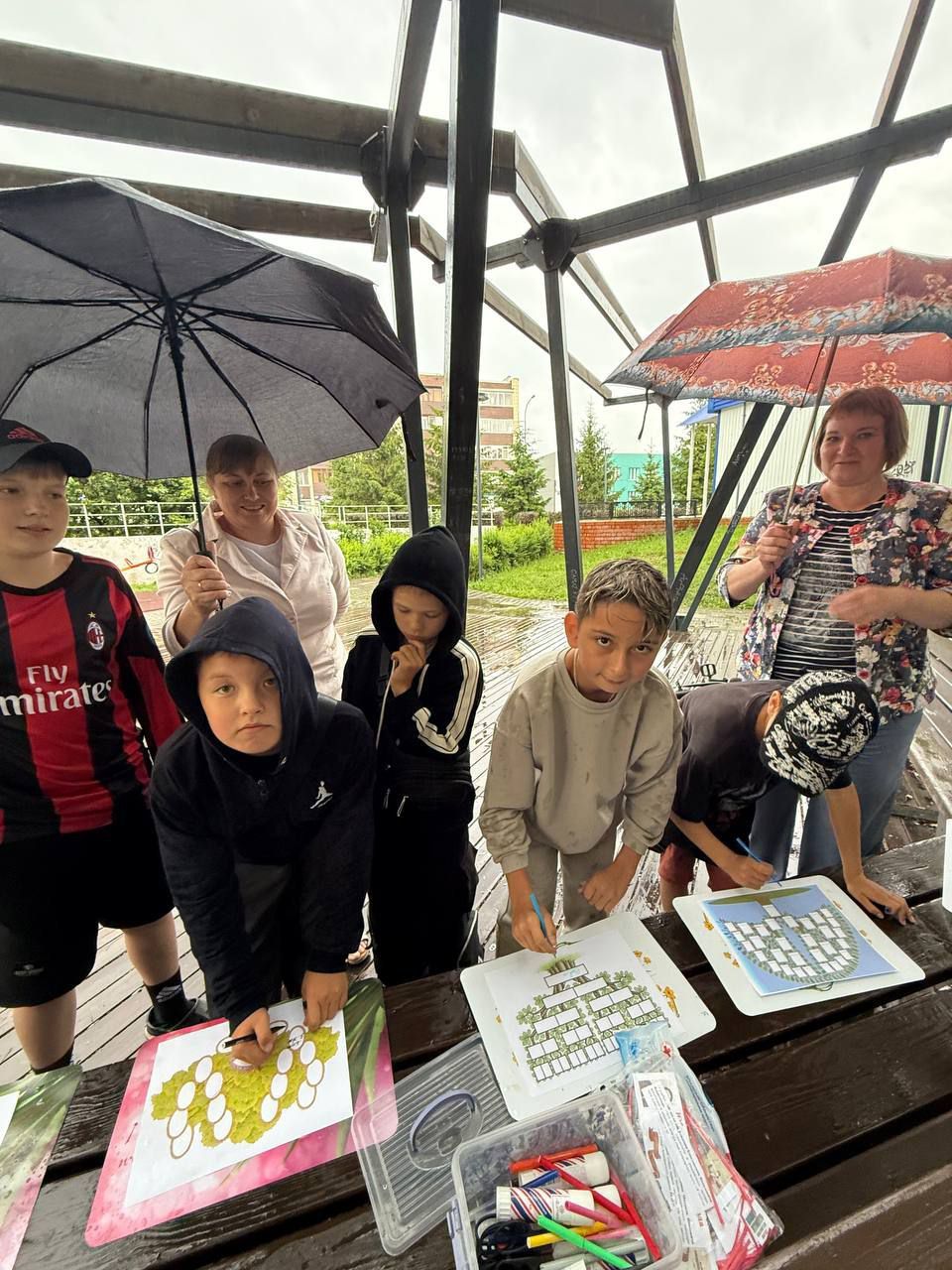 «Древо семьи»: в Нурлате дети создавали родословную под летним дождем