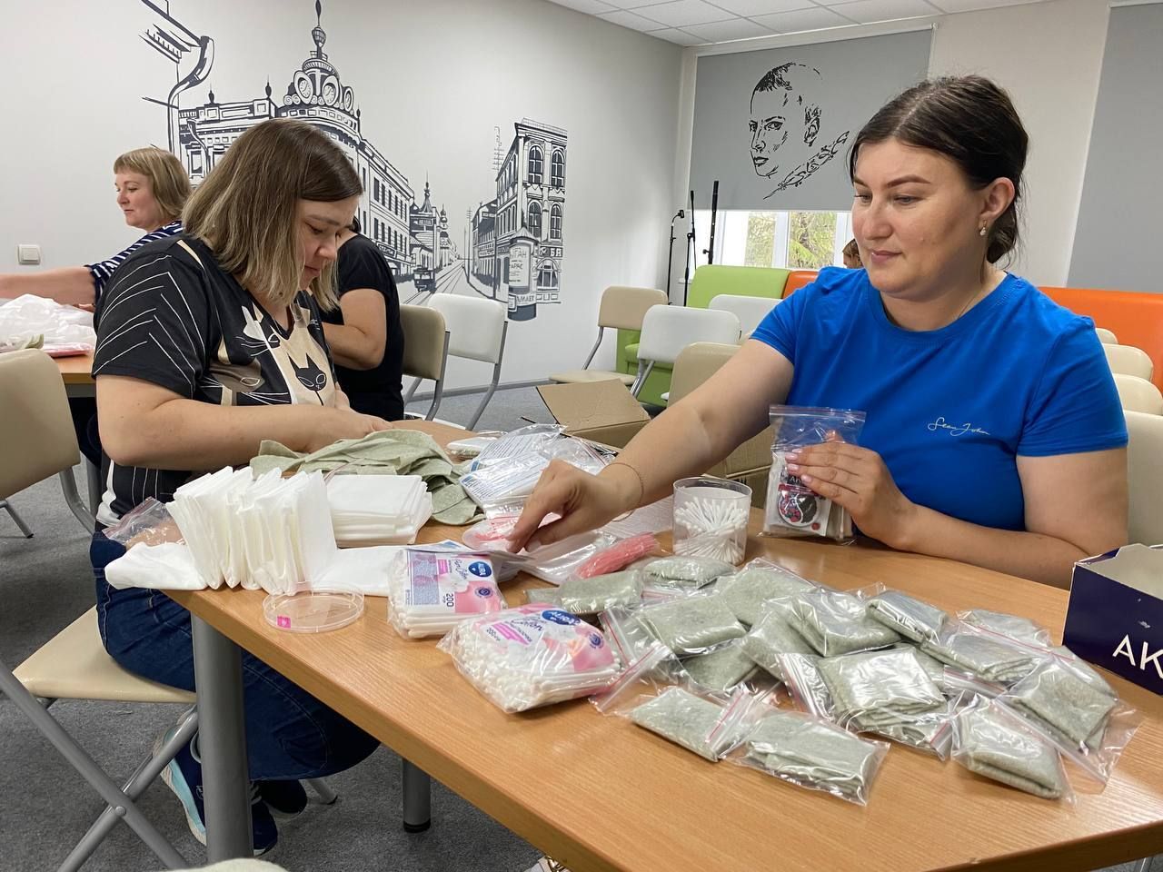 Нурлатские библиотекари изготовили 333 комплекта сухого душа для бойцов