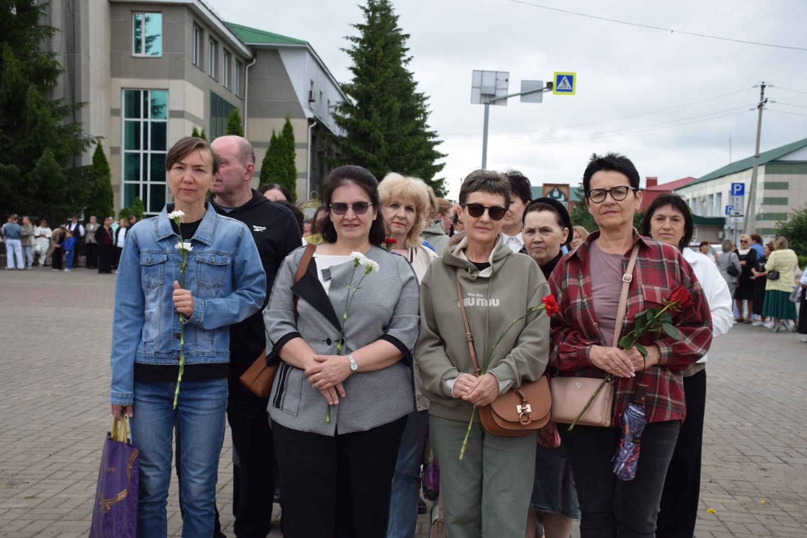 В День памяти и скорби в Нурлате прошел траурный митинг (+ фоторепортаж)