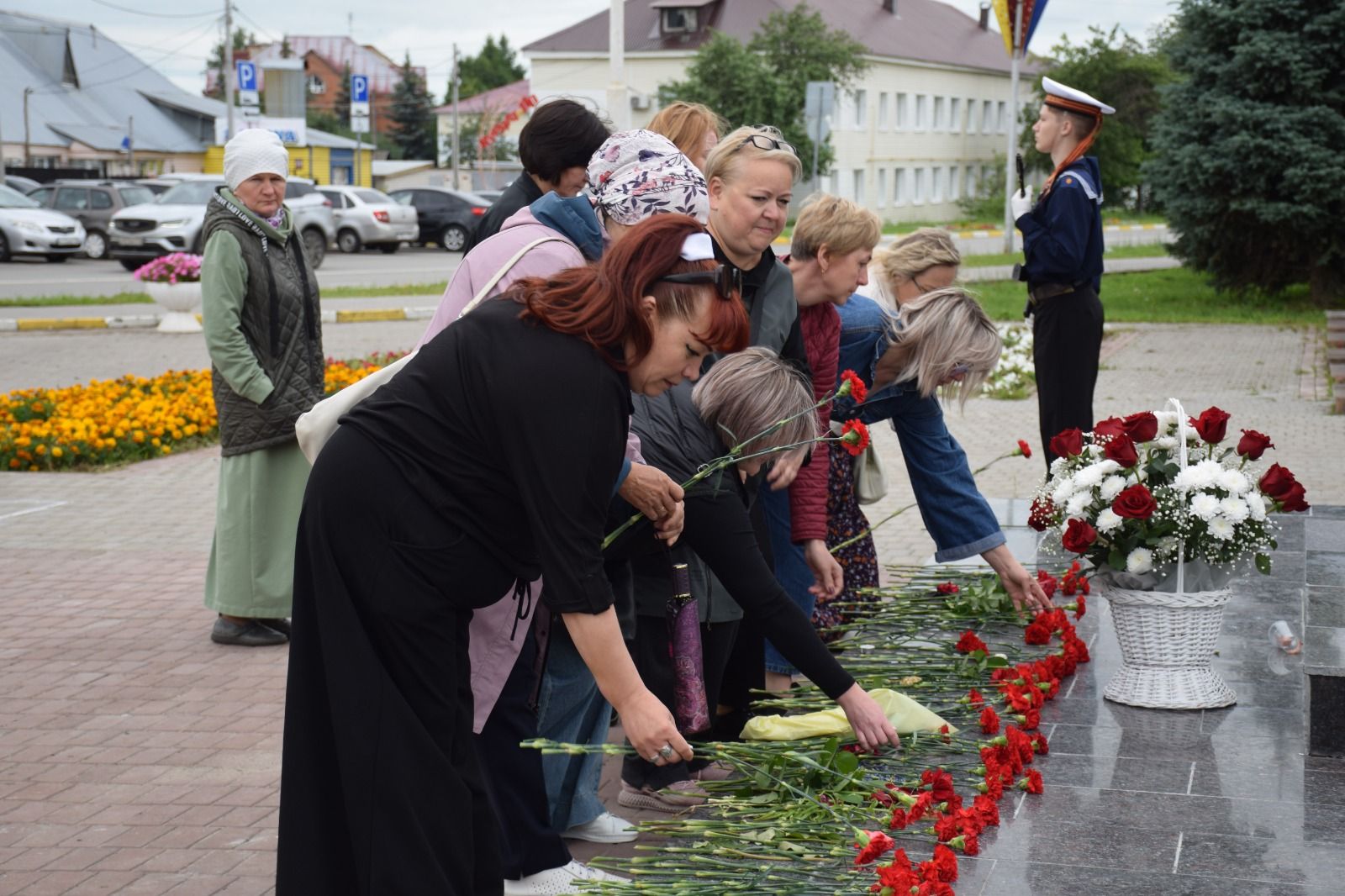 В День памяти и скорби в Нурлате прошел траурный митинг (+ фоторепортаж)