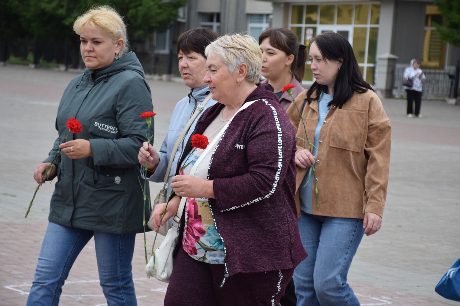 В День памяти и скорби в Нурлате прошел траурный митинг (+ фоторепортаж)