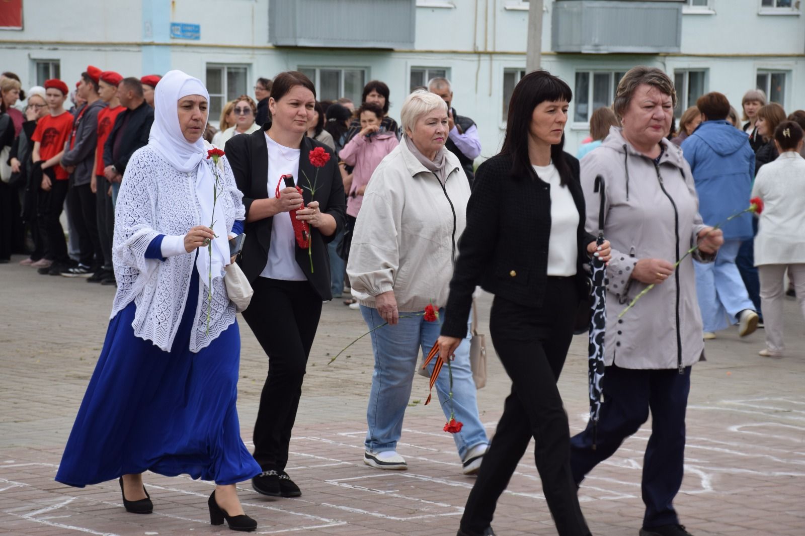 В День памяти и скорби в Нурлате прошел траурный митинг (+ фоторепортаж)