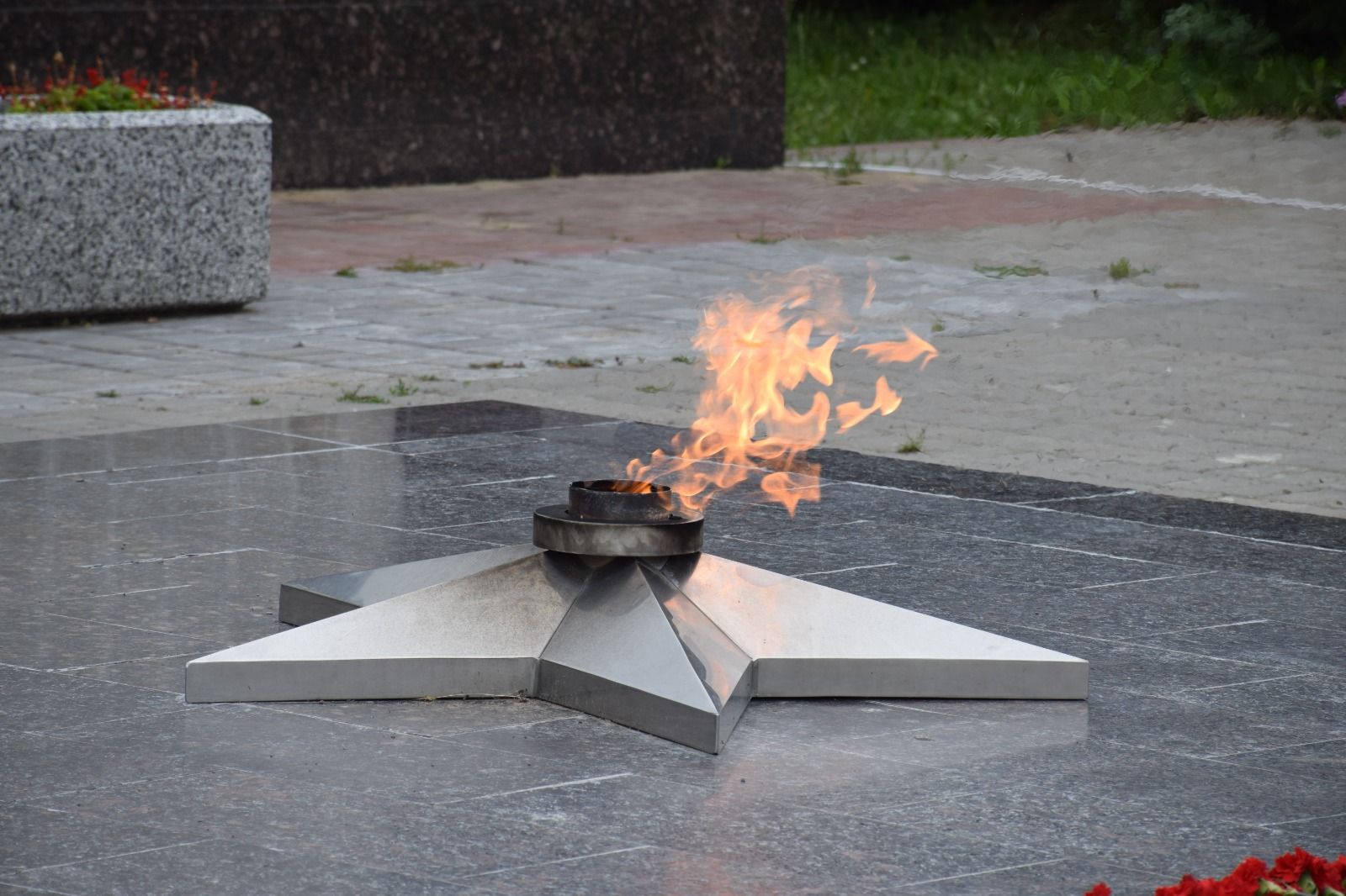 В День памяти и скорби в Нурлате прошел траурный митинг (+ фоторепортаж)