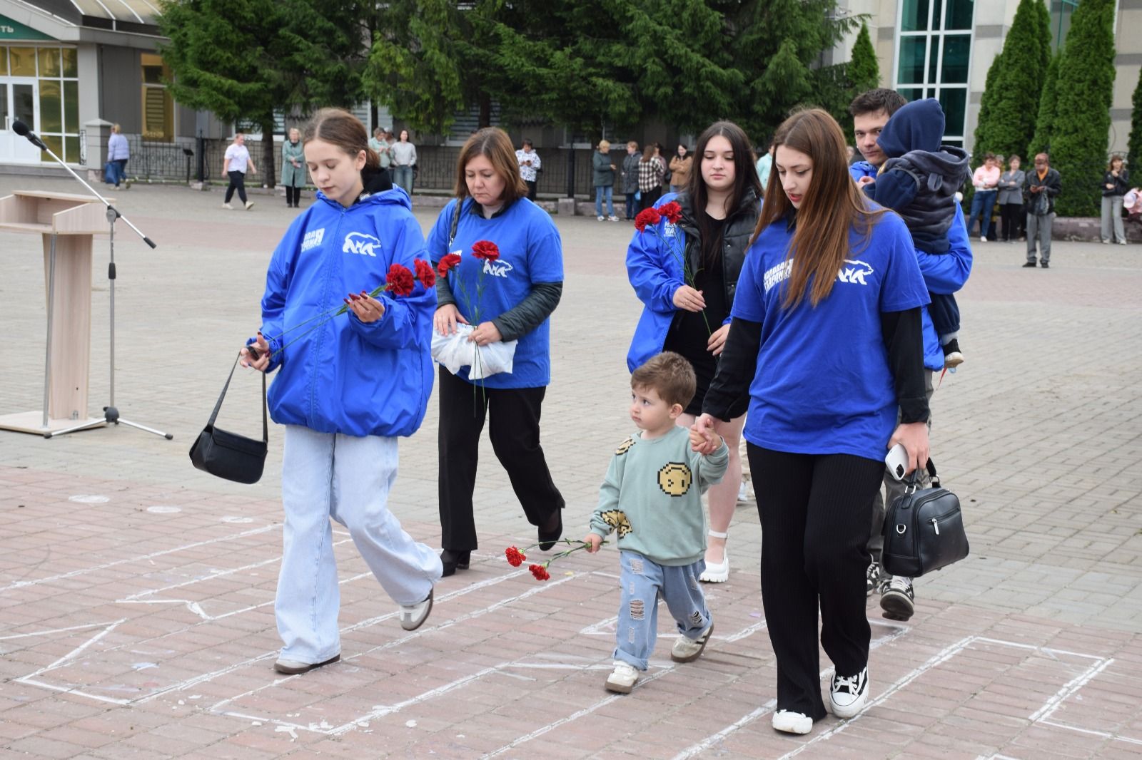 В День памяти и скорби в Нурлате прошел траурный митинг (+ фоторепортаж)