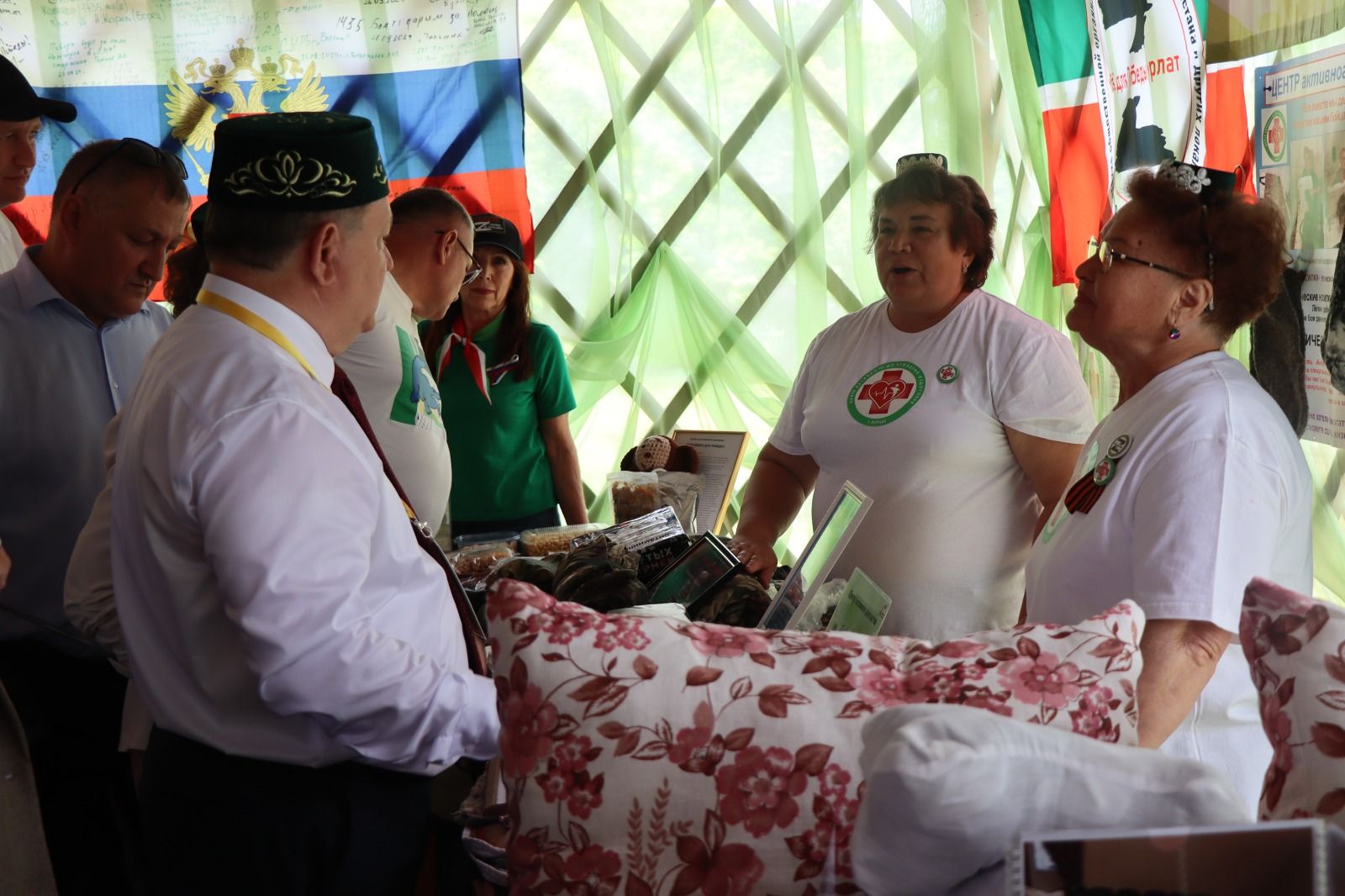 Нурлатское подворье на казанском Сабантуе посетил Раис Татарстана (+ фоторепортаж)