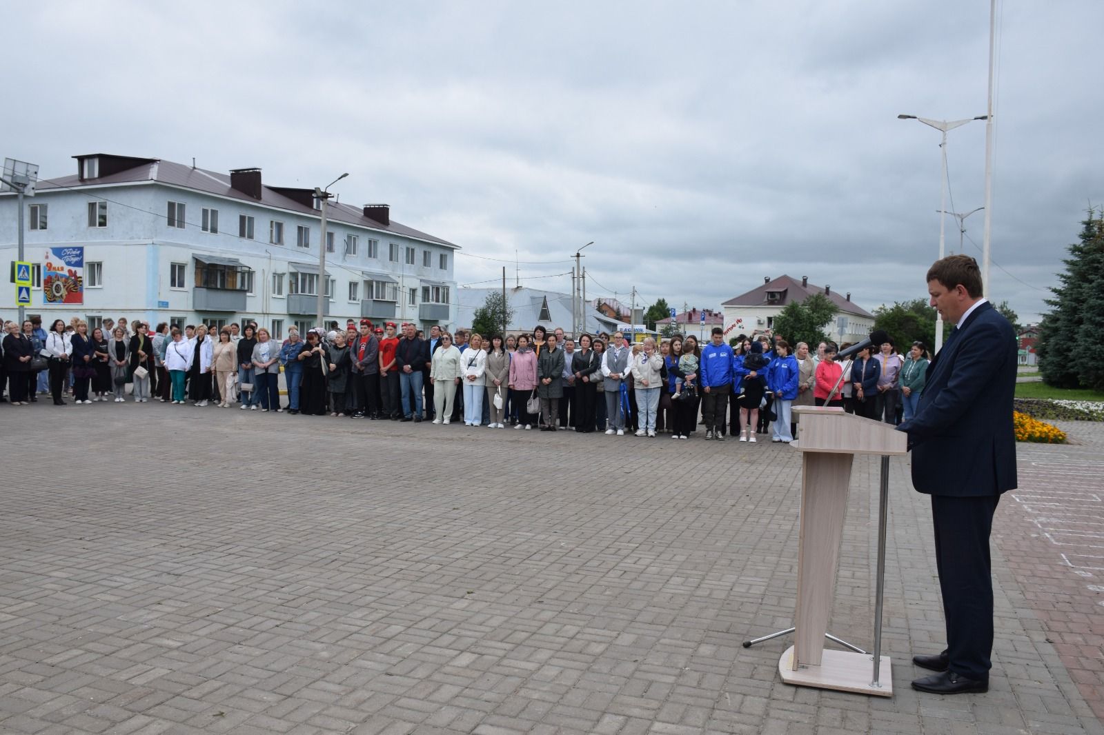 В День памяти и скорби в Нурлате прошел траурный митинг (+ фоторепортаж)