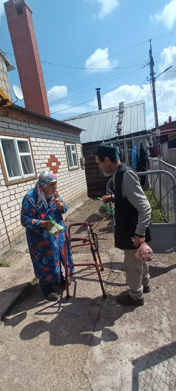 В Нурлате раздали мясо жертвенных животных людям с ограниченными возможностями здоровья