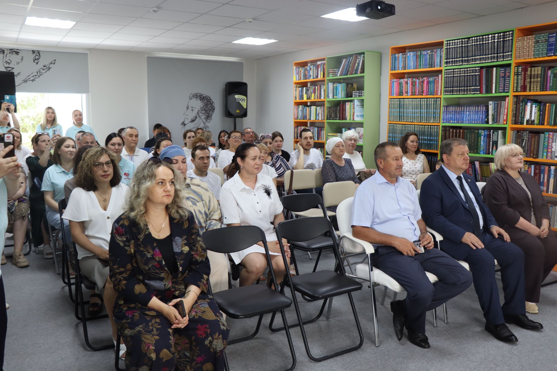 Ярмарка добра: дети с особенностями показали таланты в библиотеке