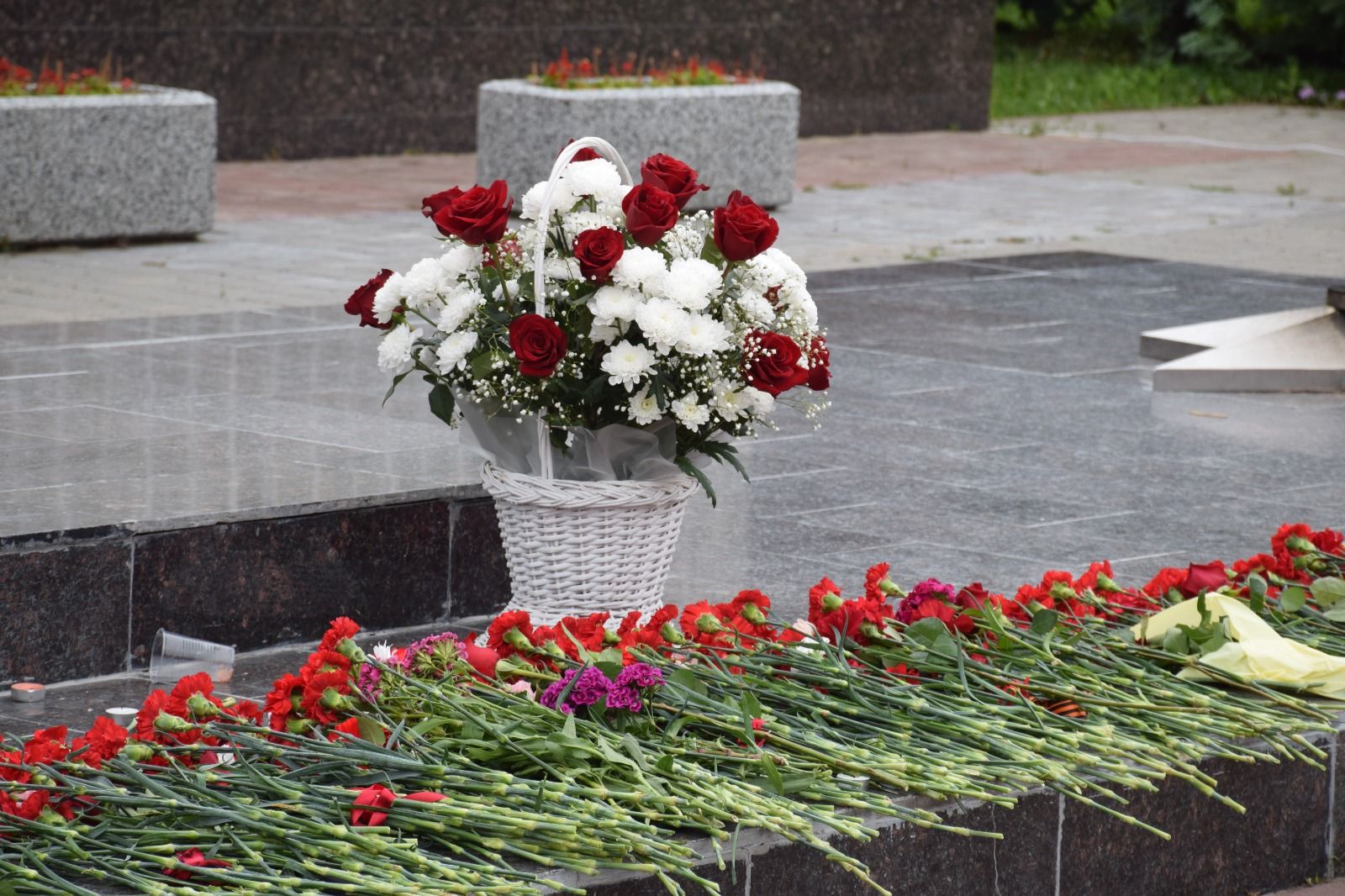 В День памяти и скорби в Нурлате прошел траурный митинг (+ фоторепортаж)