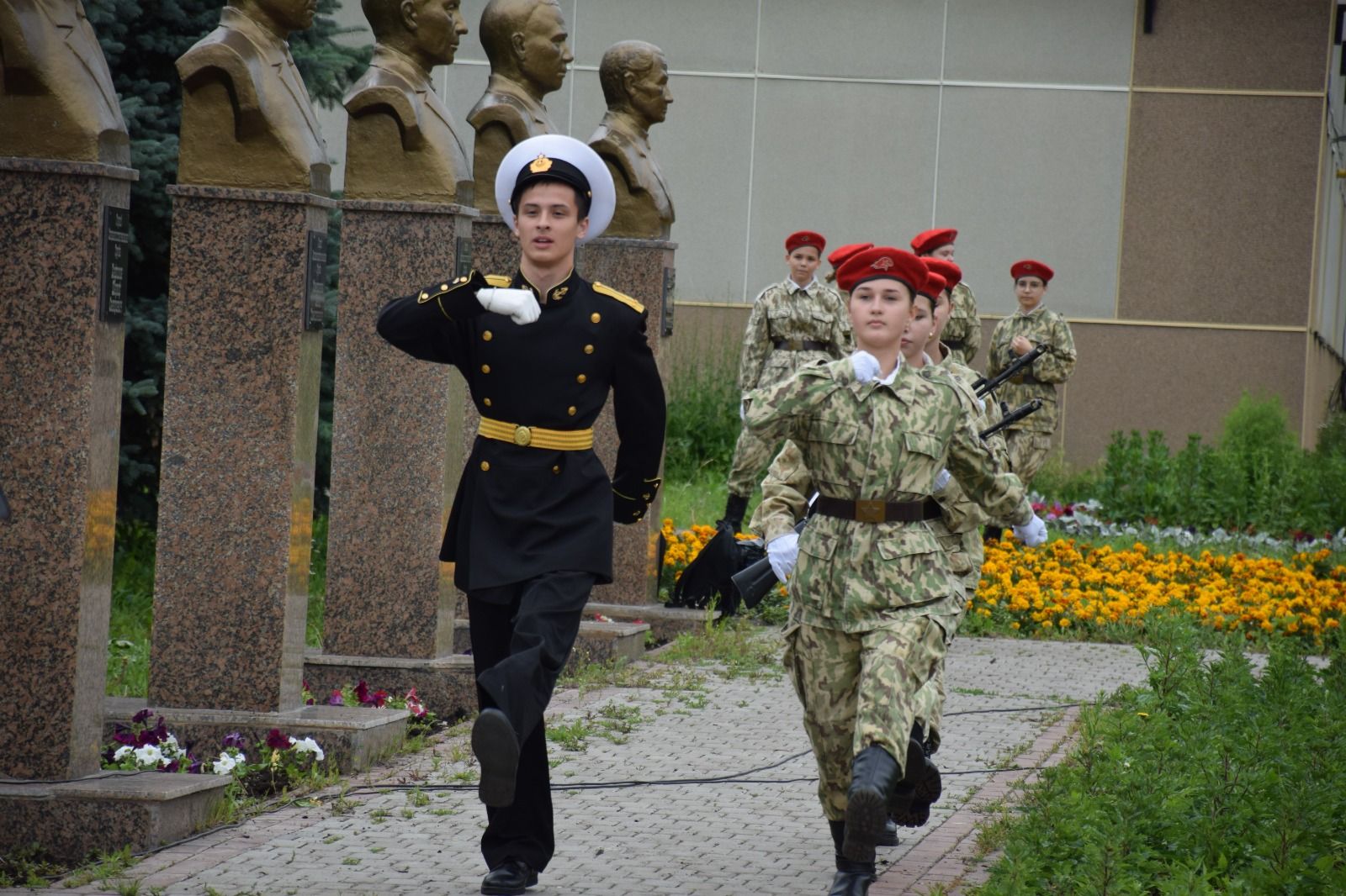 В День памяти и скорби в Нурлате прошел траурный митинг (+ фоторепортаж)