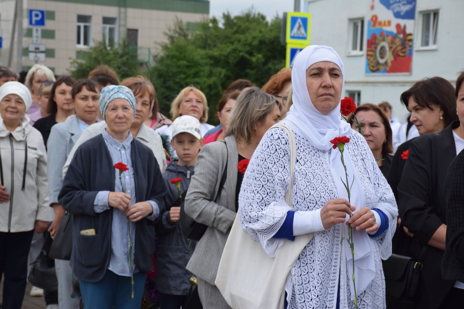 В День памяти и скорби в Нурлате прошел траурный митинг (+ фоторепортаж)