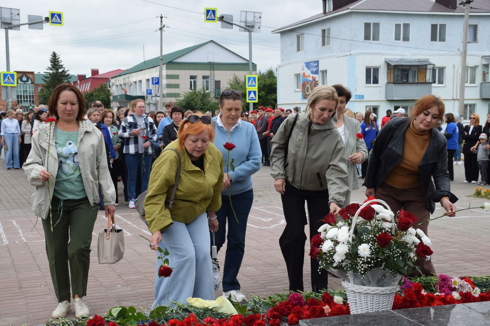 В День памяти и скорби в Нурлате прошел траурный митинг (+ фоторепортаж)