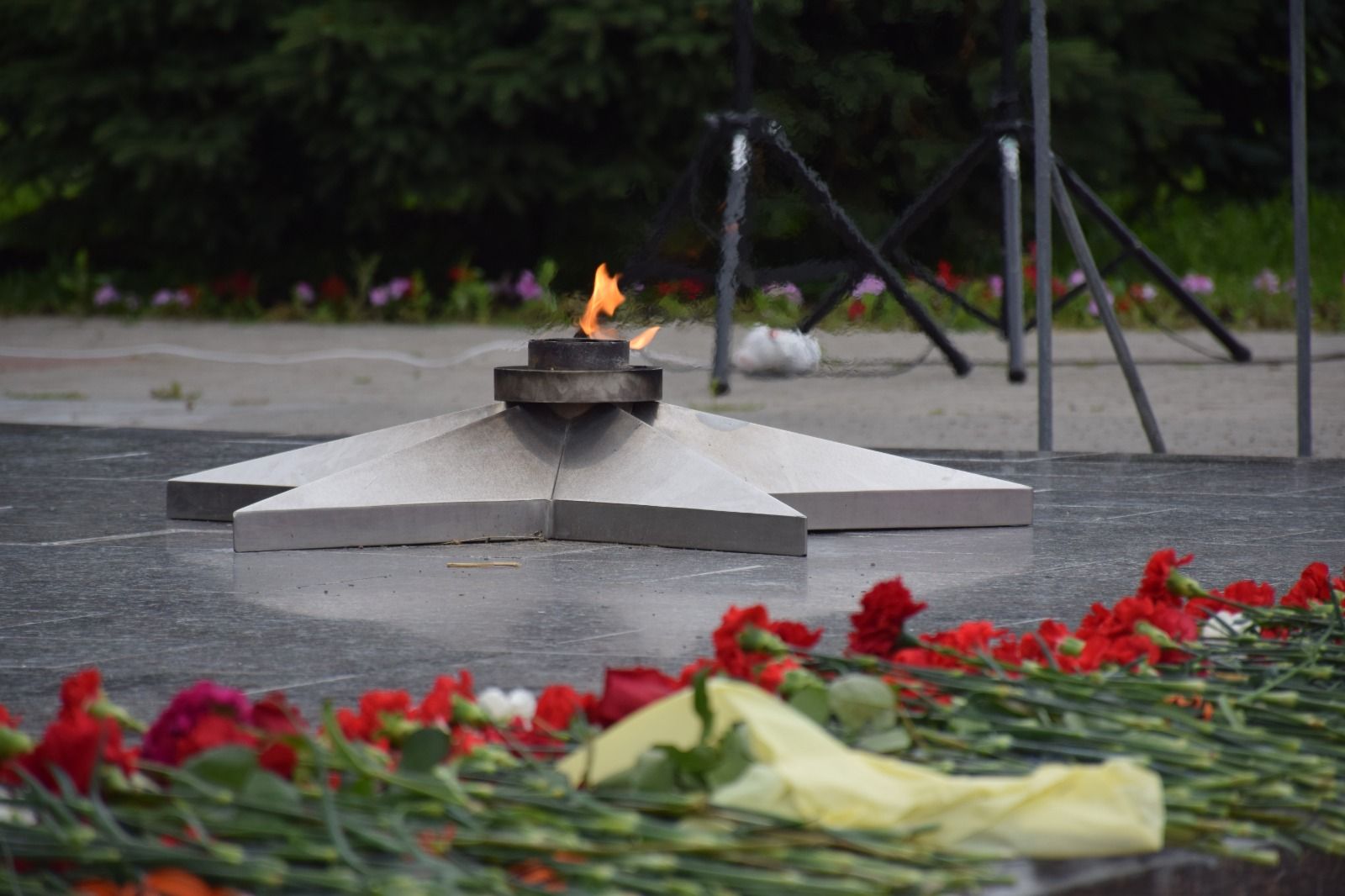 В День памяти и скорби в Нурлате прошел траурный митинг (+ фоторепортаж)