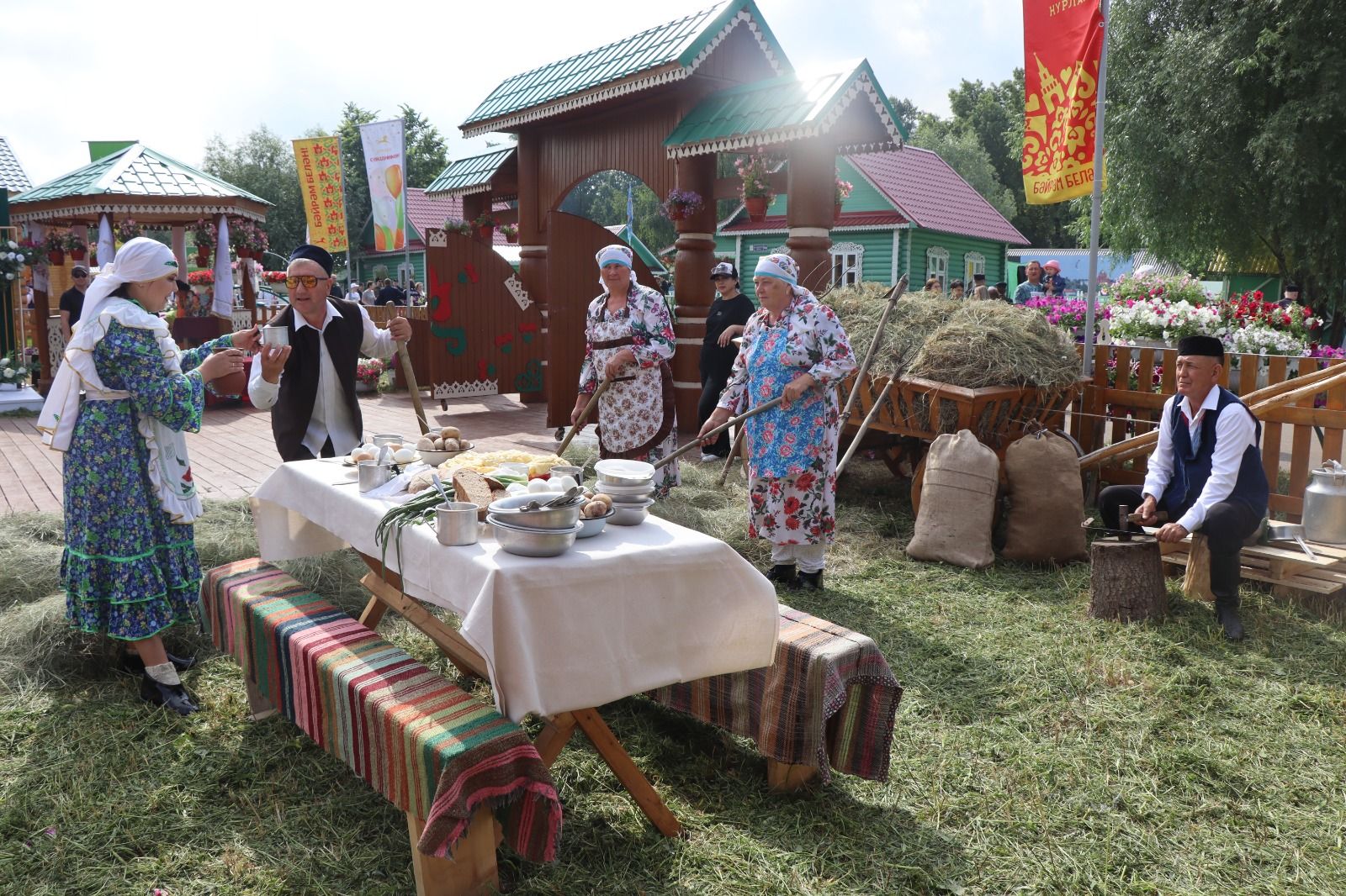 Нурлатское подворье на казанском Сабантуе посетил Раис Татарстана (+ фоторепортаж)