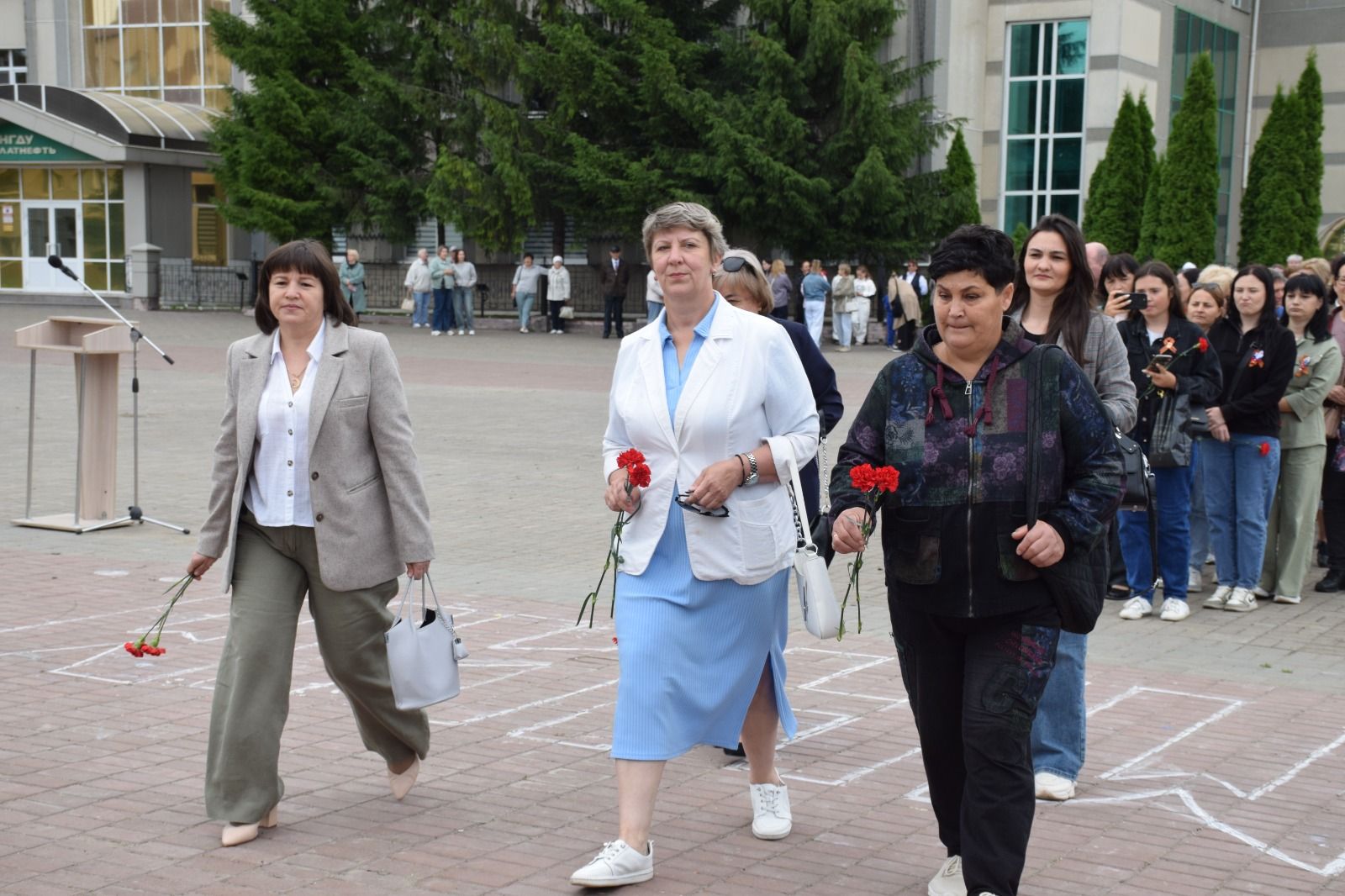 В День памяти и скорби в Нурлате прошел траурный митинг (+ фоторепортаж)