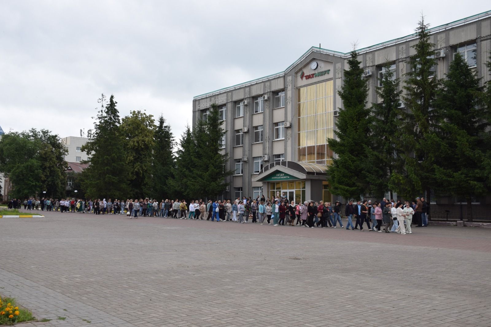 В День памяти и скорби в Нурлате прошел траурный митинг (+ фоторепортаж)