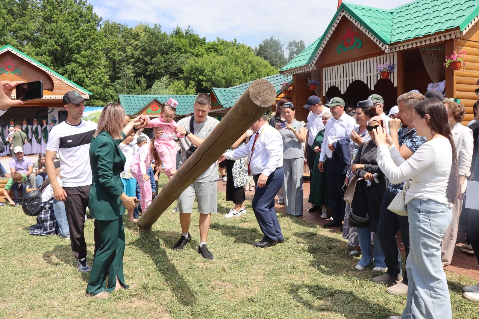 Нурлатское подворье на казанском Сабантуе посетил Раис Татарстана (+ фоторепортаж)