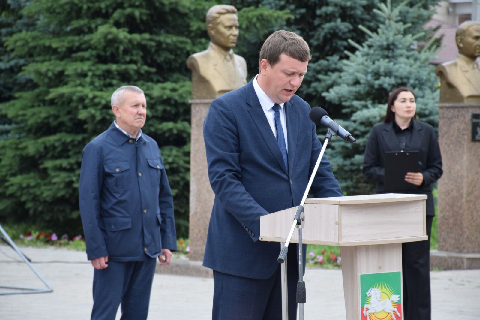 В День памяти и скорби в Нурлате прошел траурный митинг (+ фоторепортаж)