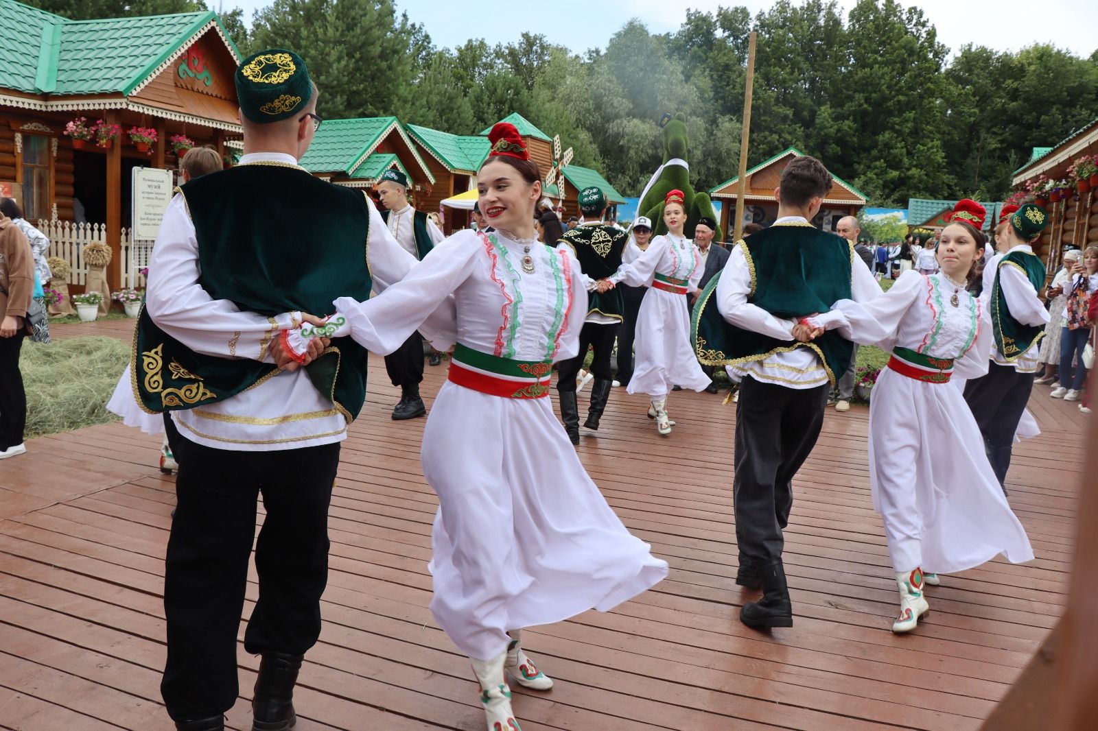 Нурлатское подворье на казанском Сабантуе посетил Раис Татарстана (+ фоторепортаж)