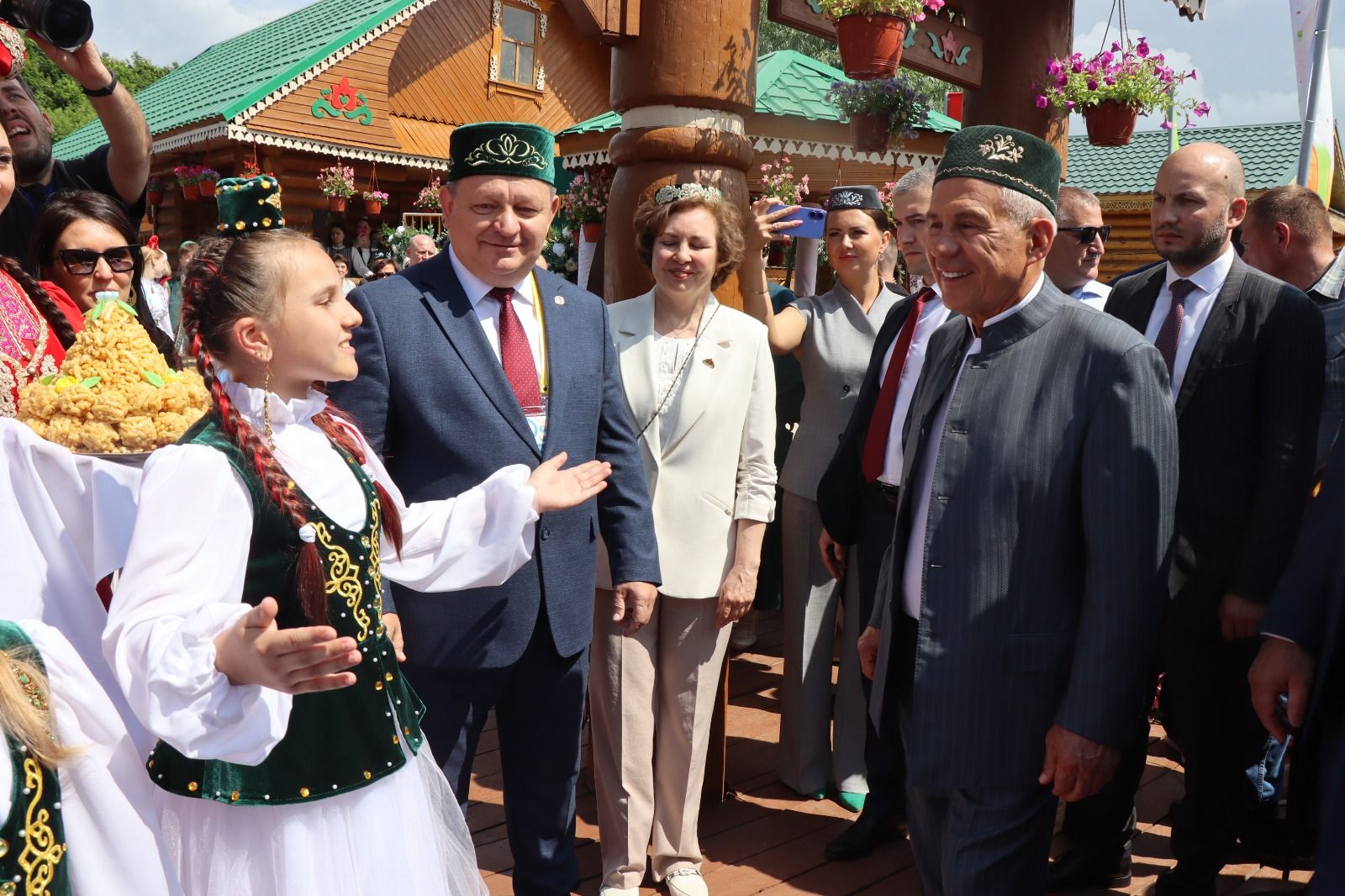 Нурлатское подворье на казанском Сабантуе посетил Раис Татарстана (+ фоторепортаж)