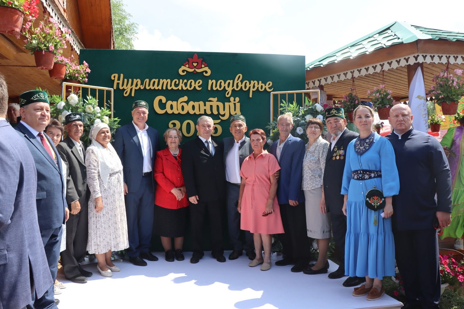 Нурлатское подворье на казанском Сабантуе посетил Раис Татарстана (+ фоторепортаж)