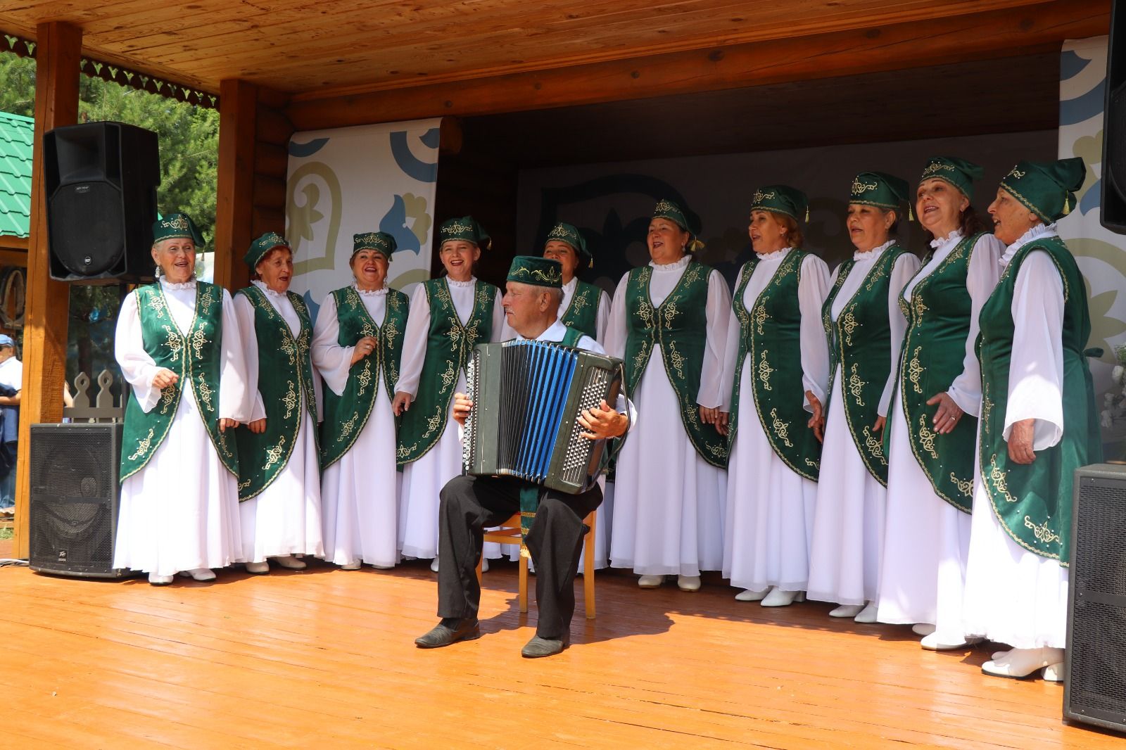 Нурлатское подворье на казанском Сабантуе посетил Раис Татарстана (+ фоторепортаж)