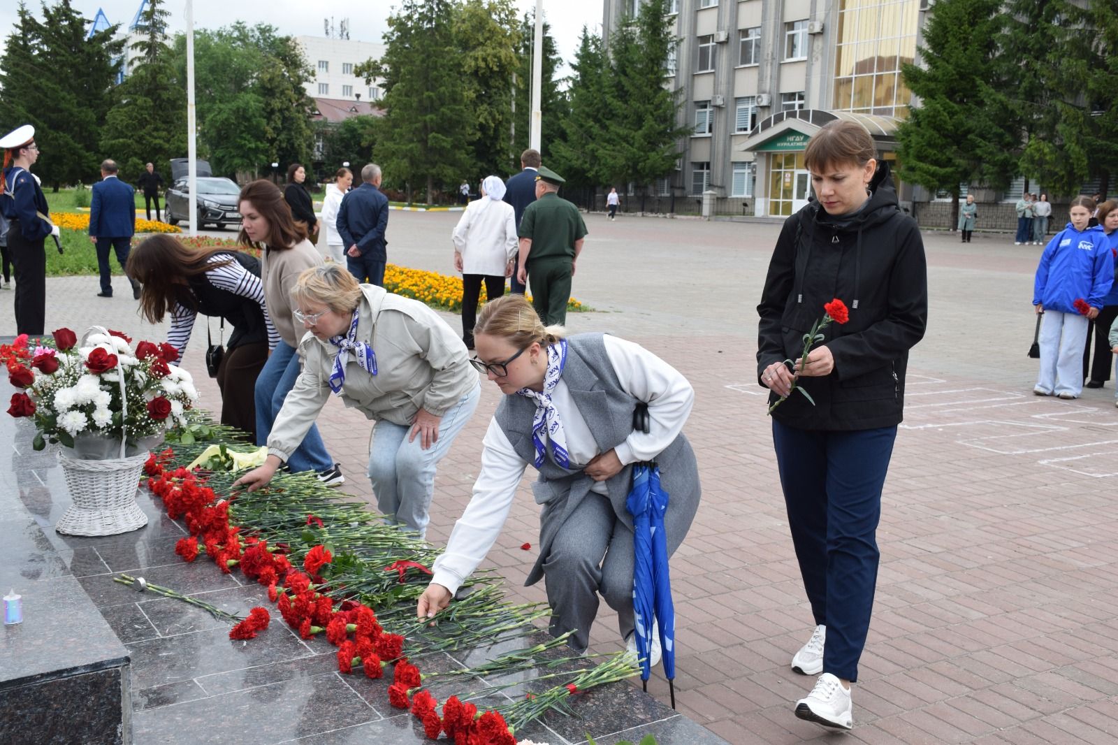 В День памяти и скорби в Нурлате прошел траурный митинг (+ фоторепортаж)