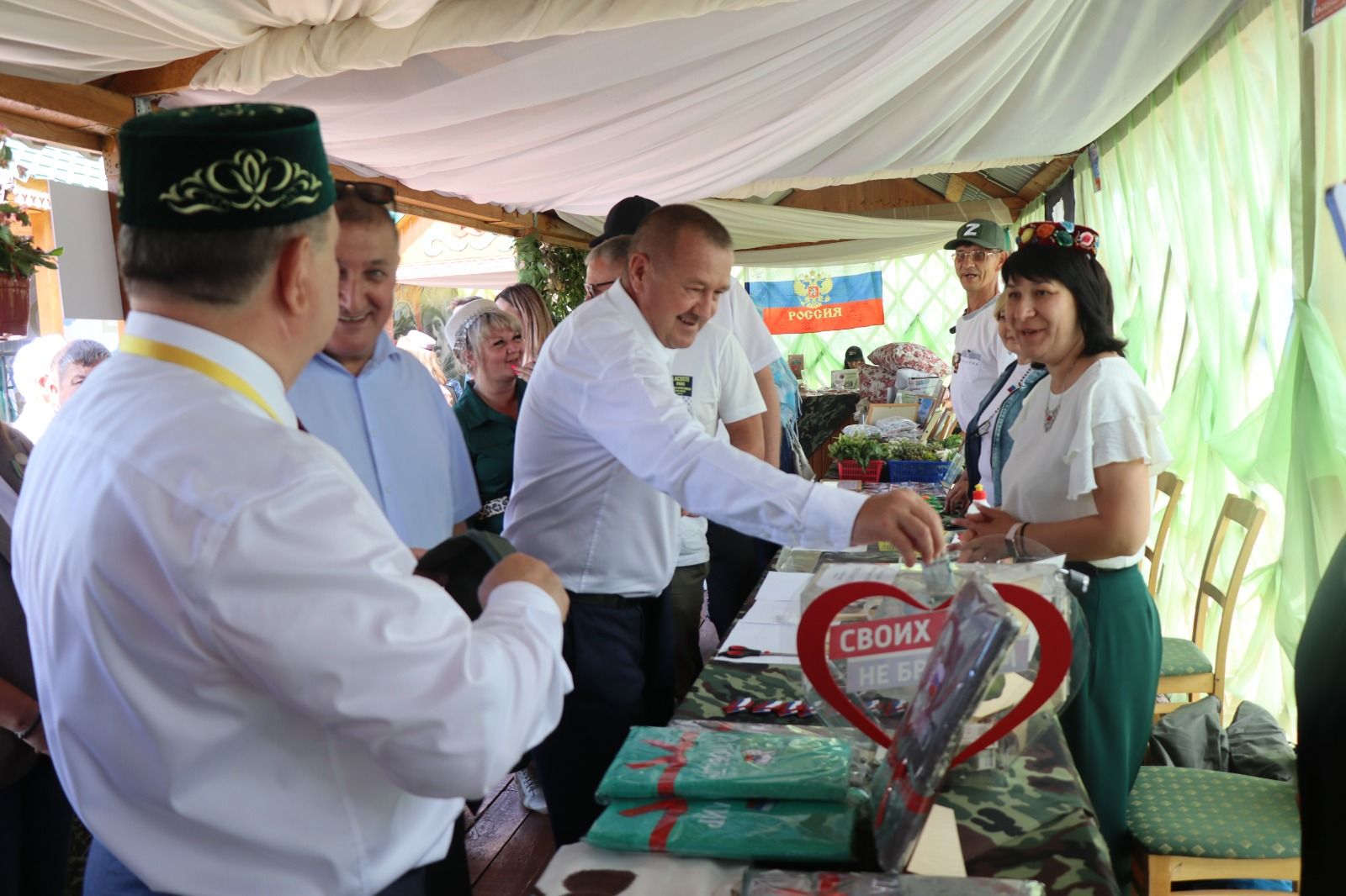 Нурлатское подворье на казанском Сабантуе посетил Раис Татарстана (+ фоторепортаж)