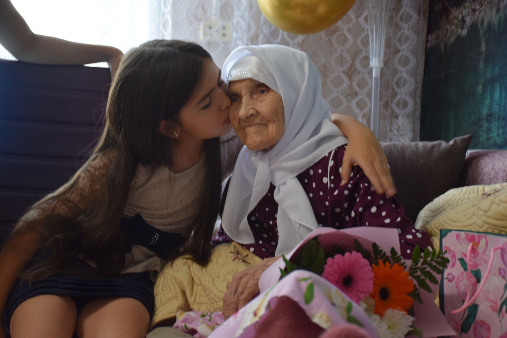 Уважаемая учительница из села Новое Иглайкино Файзя Валиахметовна Губайдуллина отмечает столетний юбилей