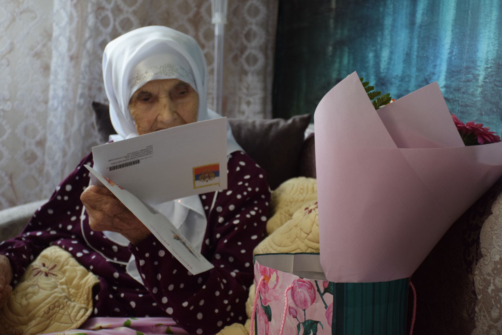 Уважаемая учительница из села Новое Иглайкино Файзя Валиахметовна Губайдуллина отмечает столетний юбилей