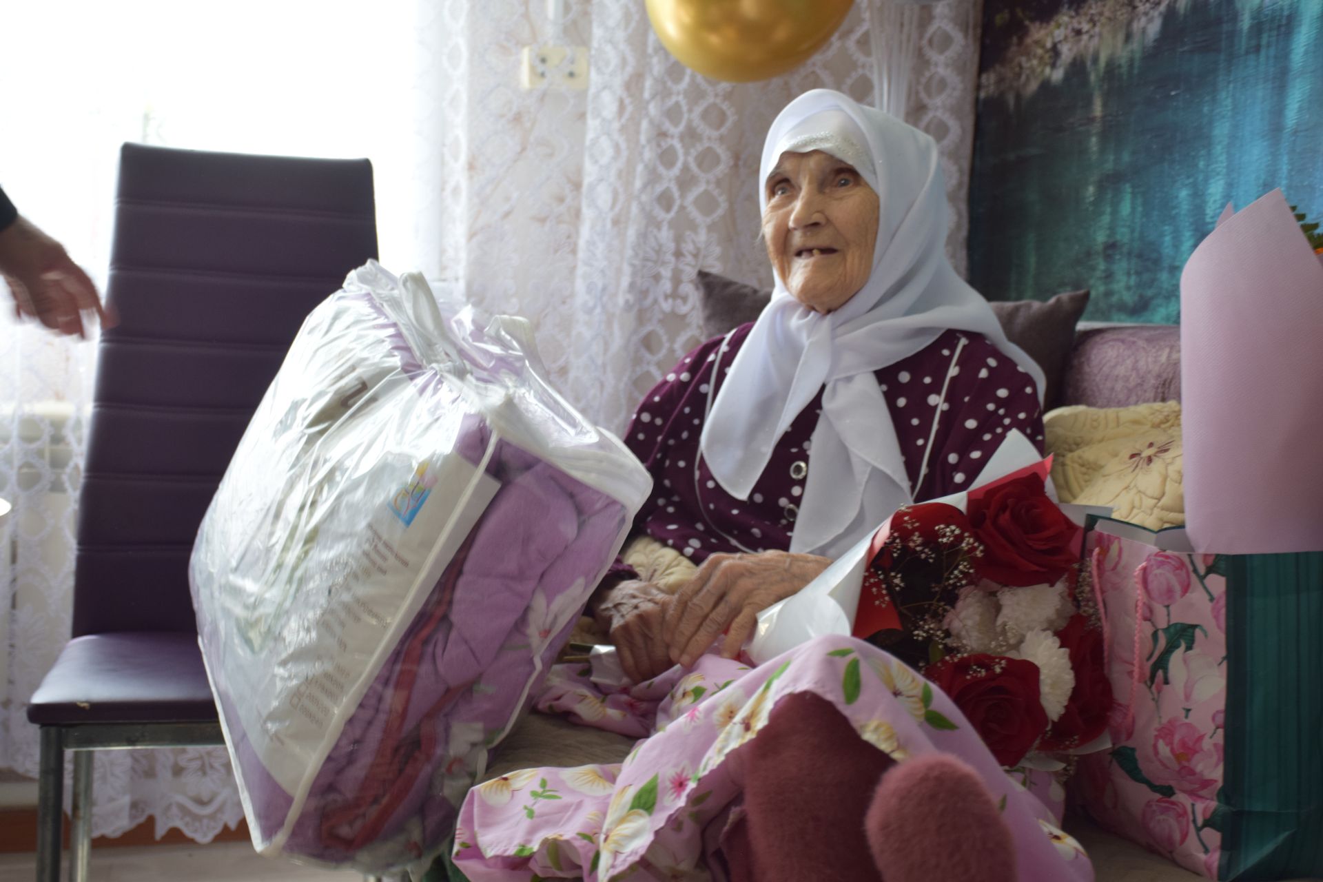 Уважаемая учительница из села Новое Иглайкино Файзя Валиахметовна Губайдуллина отмечает столетний юбилей