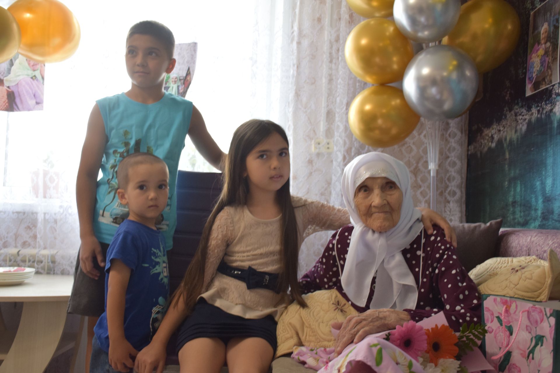 Уважаемая учительница из села Новое Иглайкино Файзя Валиахметовна Губайдуллина отмечает столетний юбилей