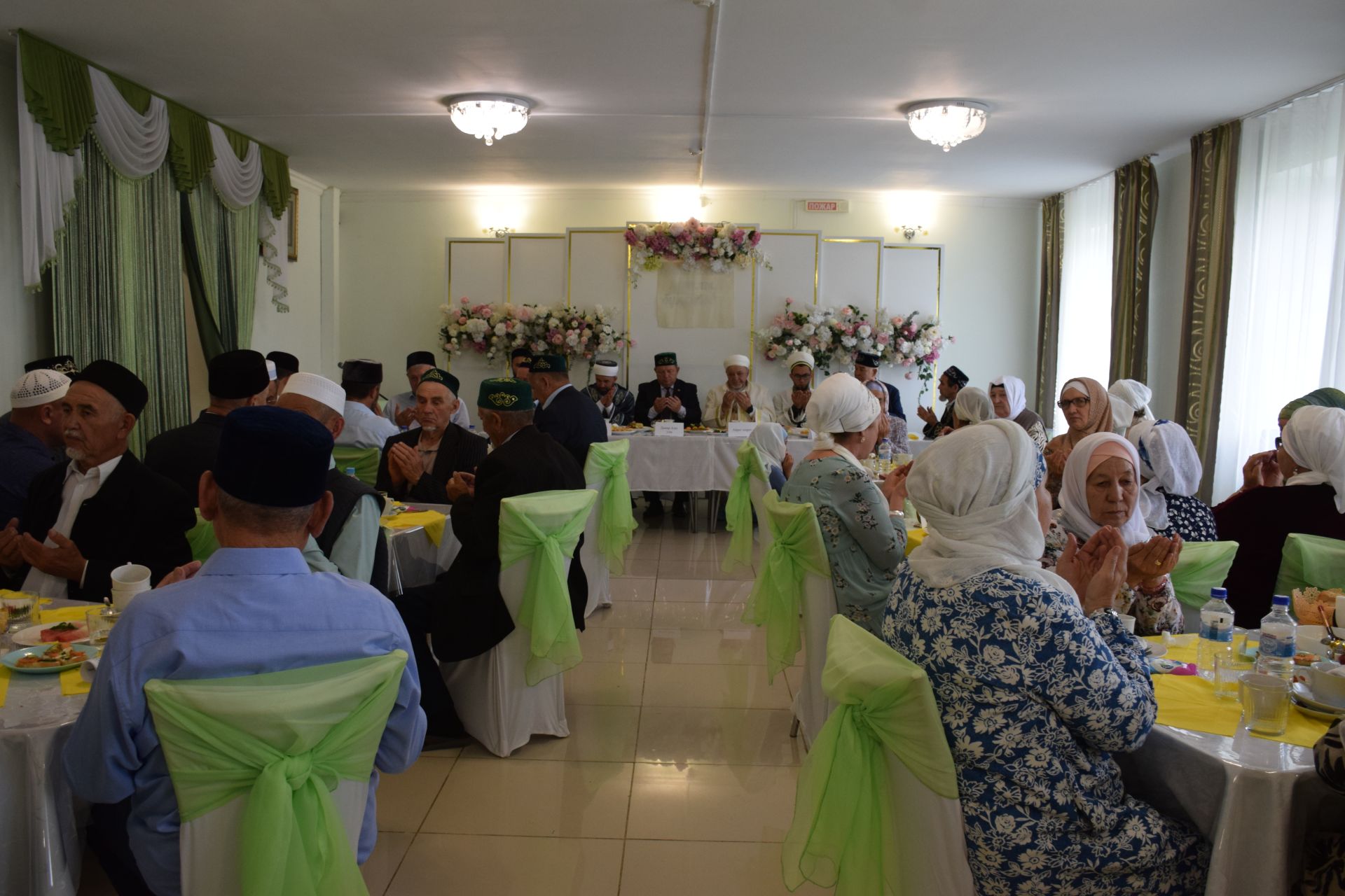 В образовательном центре имени Ахмадзаки хазрата Сафиуллина прошел Курбан-меджлис