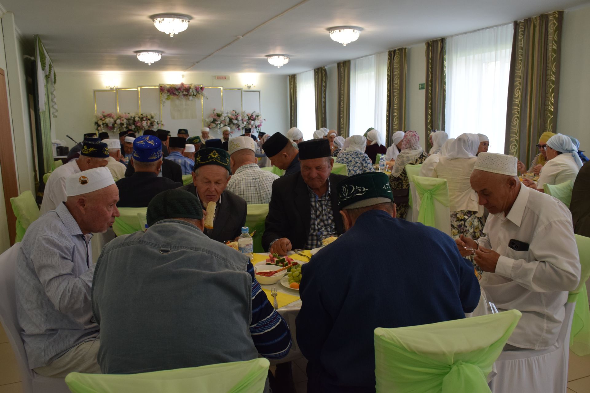 В образовательном центре имени Ахмадзаки хазрата Сафиуллина прошел Курбан-меджлис