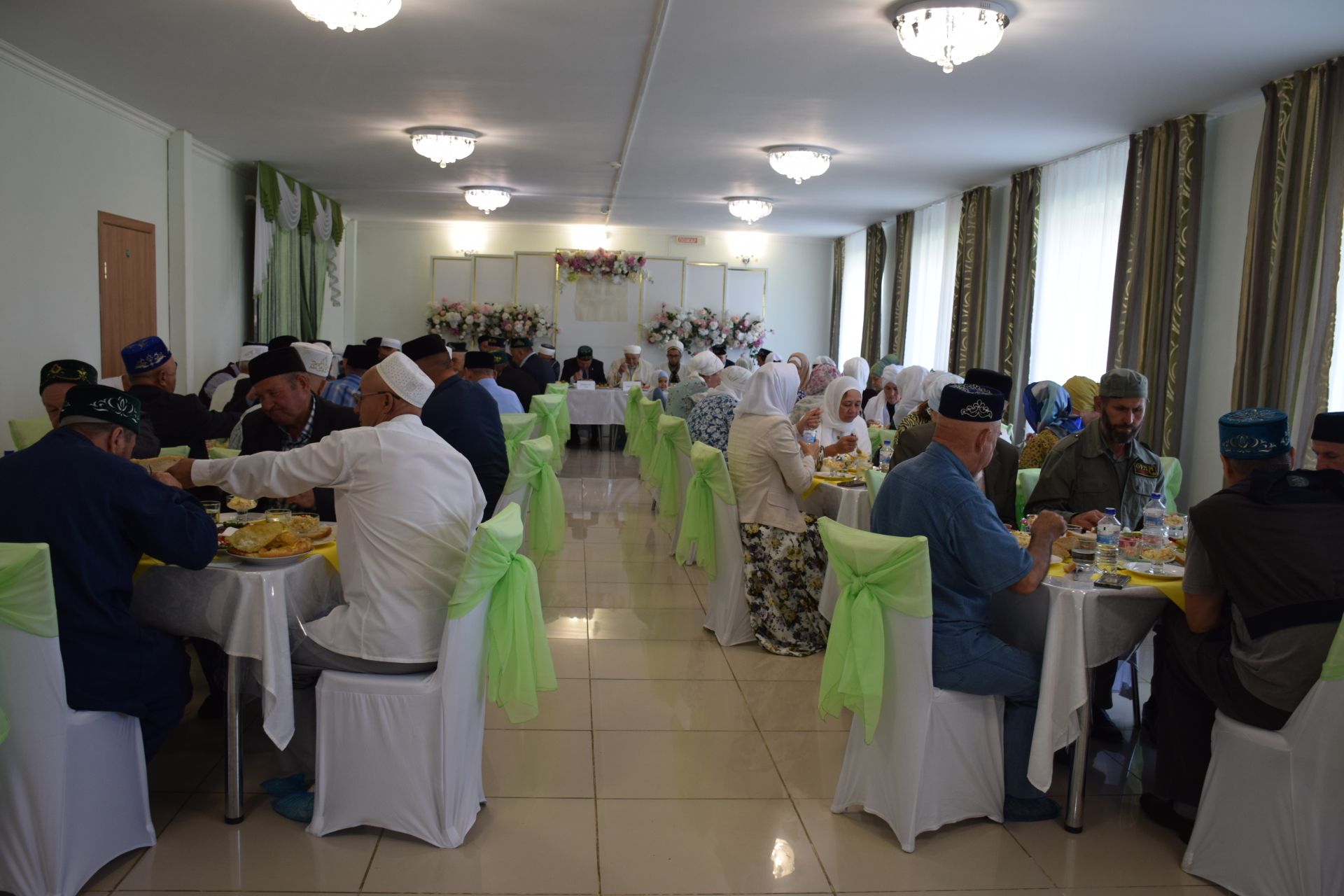 В образовательном центре имени Ахмадзаки хазрата Сафиуллина прошел Курбан-меджлис